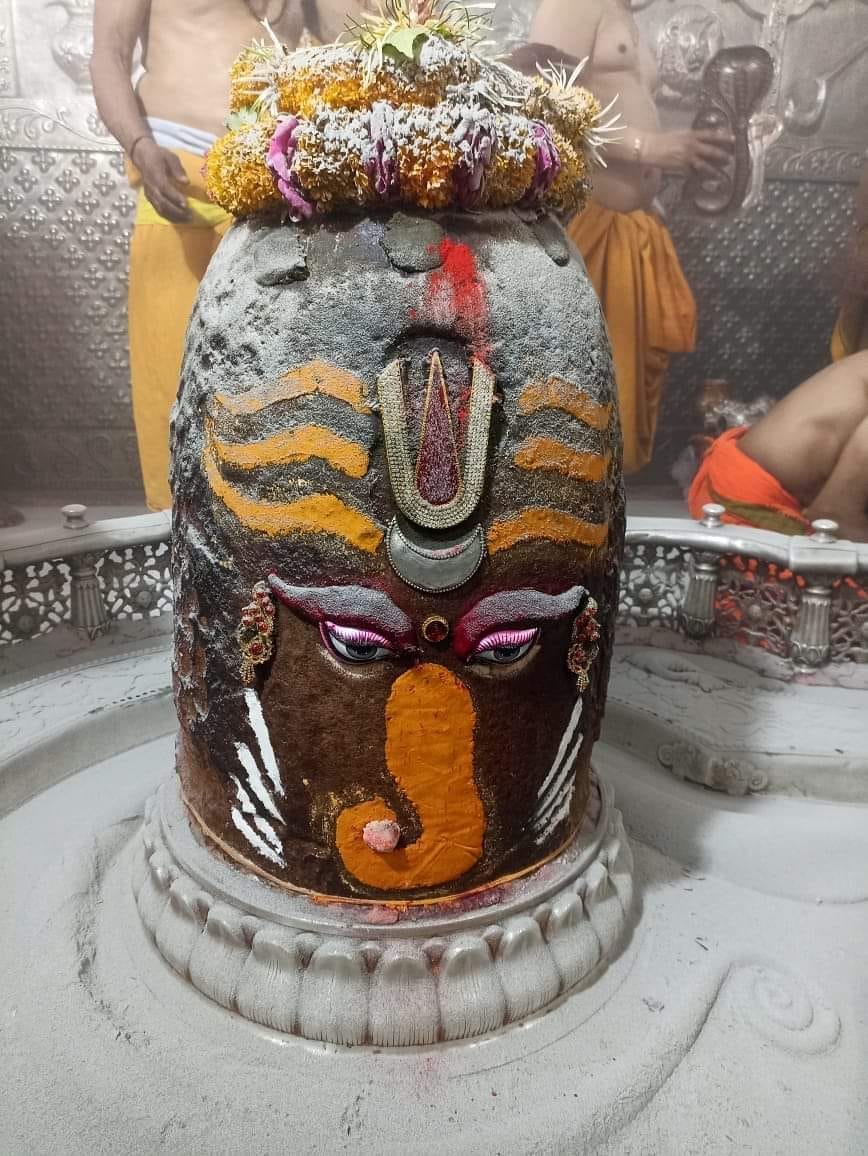 बुधवार की भस्मारती मे बाबा महाकाल ने दिए श्री गणेश स्वरूप मे दर्शन..... बुधवार की भस्मारती मे बाबा महाकाल ने दिए श्री गणेश स्वरूप मे दर्शन.....