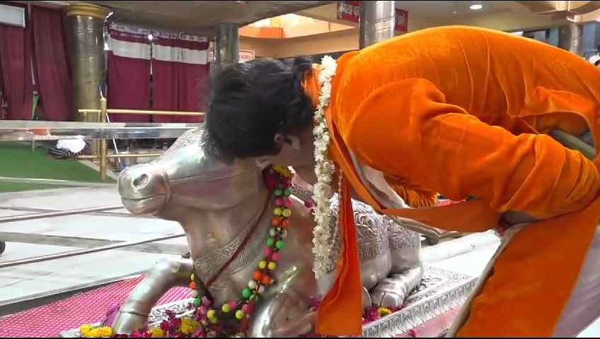 कुछ ऐसे बाबा महाकाल की भक्ति मे लीन दिखाई दिए हरि नारायण