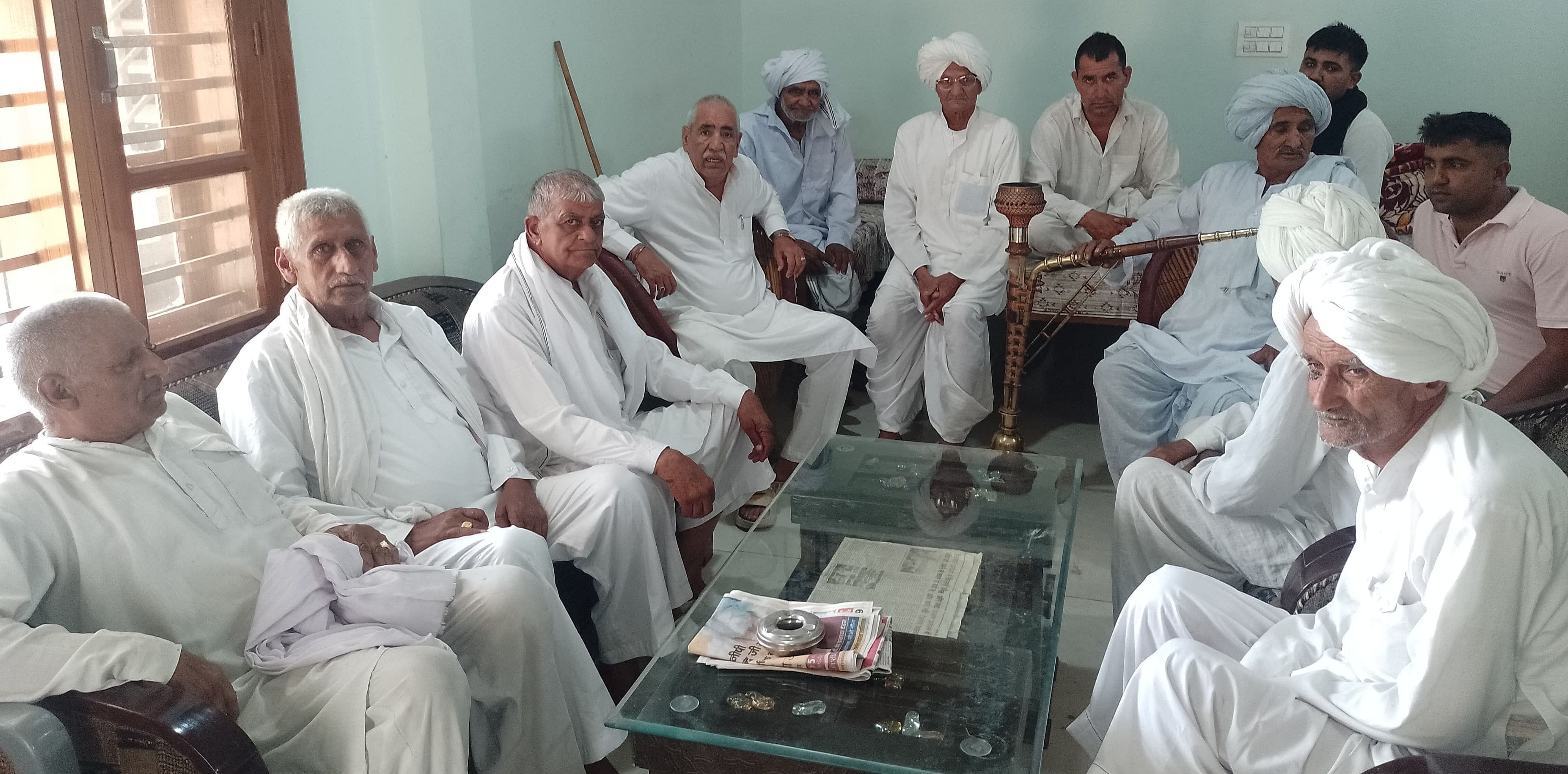 16जेएनडी05: बैठक में भाग लेते हुए गणमान्य लोग। स्रोत स्वयं 16जेएनडी05: बैठक में भाग लेते हुए गणमान्य लोग। स्रोत स्वयं