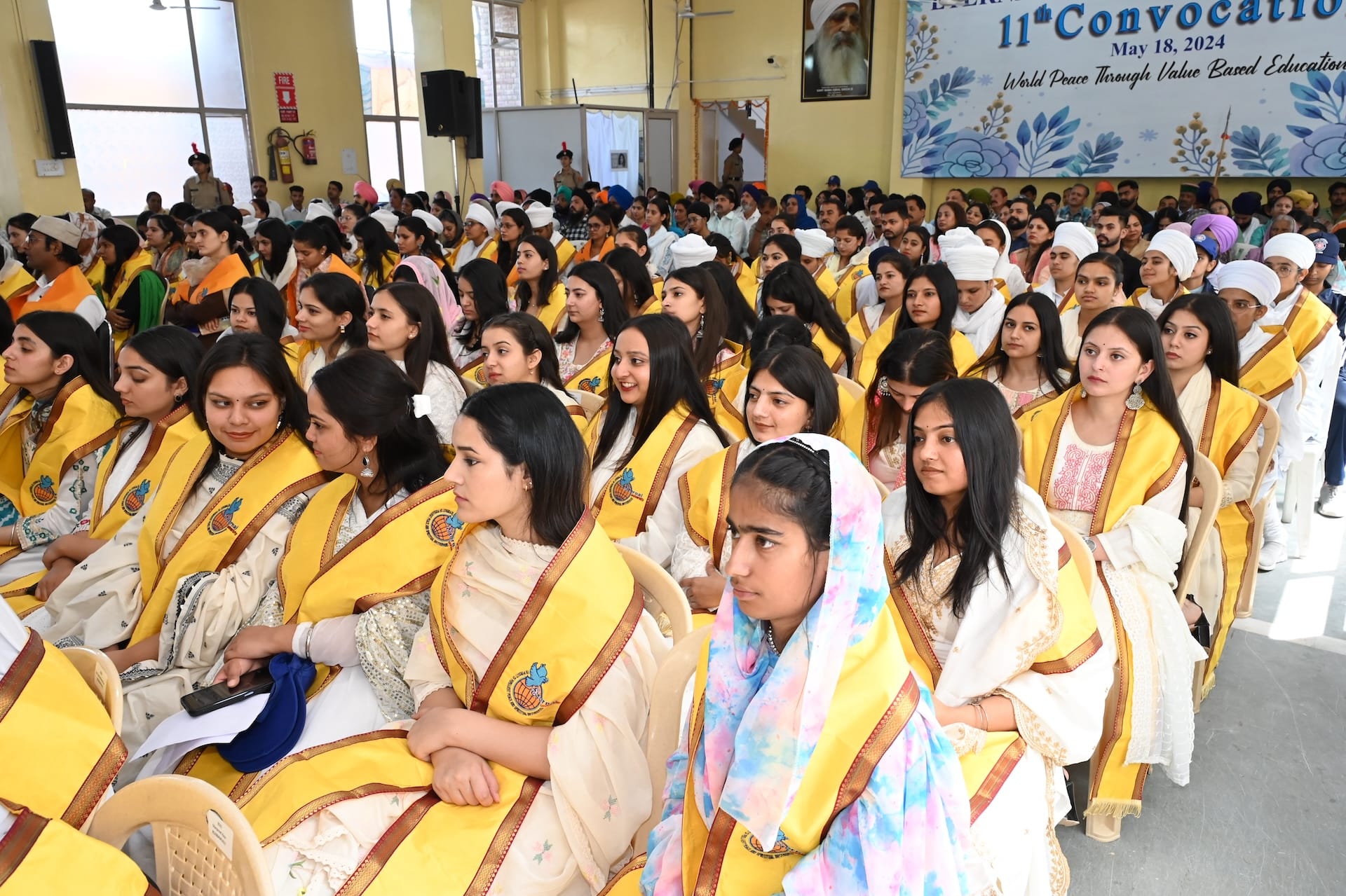 इटरनल विश्वविद्यालय बडू साहिब में 11वें दीक्षांत समारोह में उपाधि प्राप्त करती छात्रा। संवाद इटरनल विश्वविद्यालय बडू साहिब में 11वें दीक्षांत समारोह में उपाधि प्राप्त करती छात्रा। संवाद