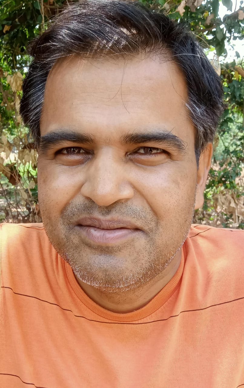 बिजली सही करते कर्मी । स्रोत - बिजली विभाग बिजली सही करते कर्मी । स्रोत - बिजली विभाग