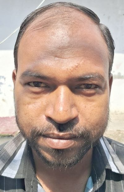 मधुबन कॉलोनी में हुए जलभराव से होकर निकलते छात्र-छात्राएं। संवाद मधुबन कॉलोनी में हुए जलभराव से होकर निकलते छात्र-छात्राएं। संवाद