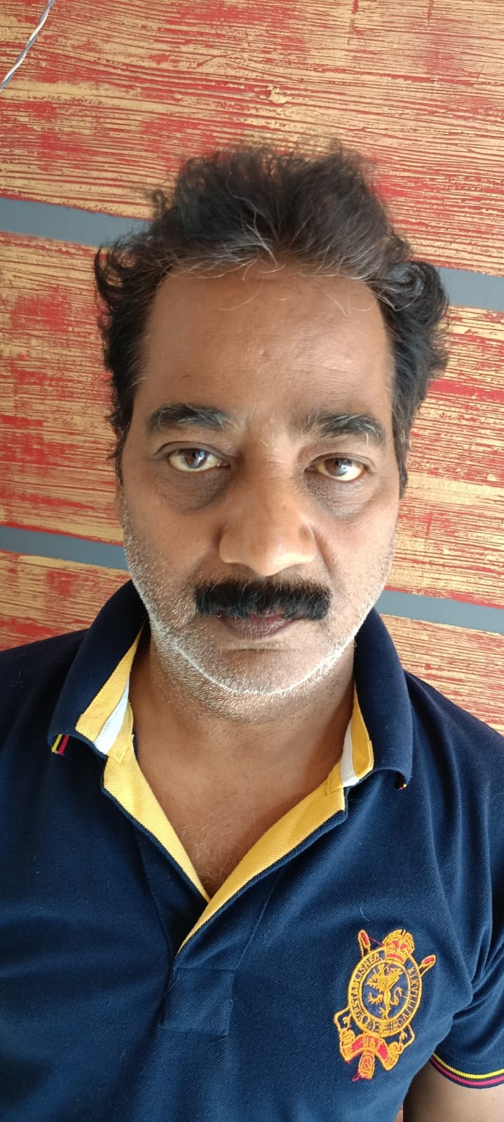 बीसलपुर के रामलीला रोड की उखड़ी पड़ी पटरी । संवाद
