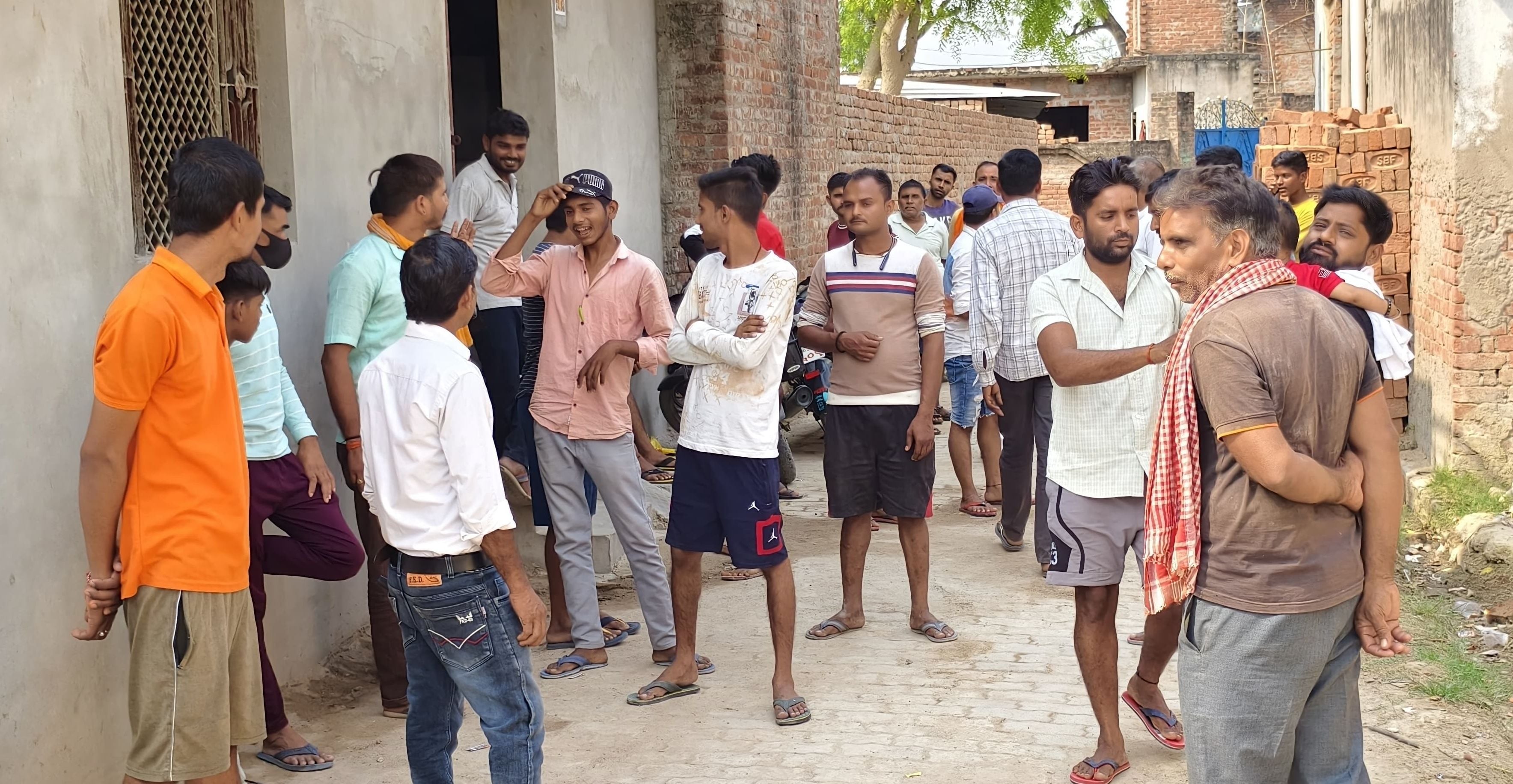 दिनेश कुमार मिश्र।