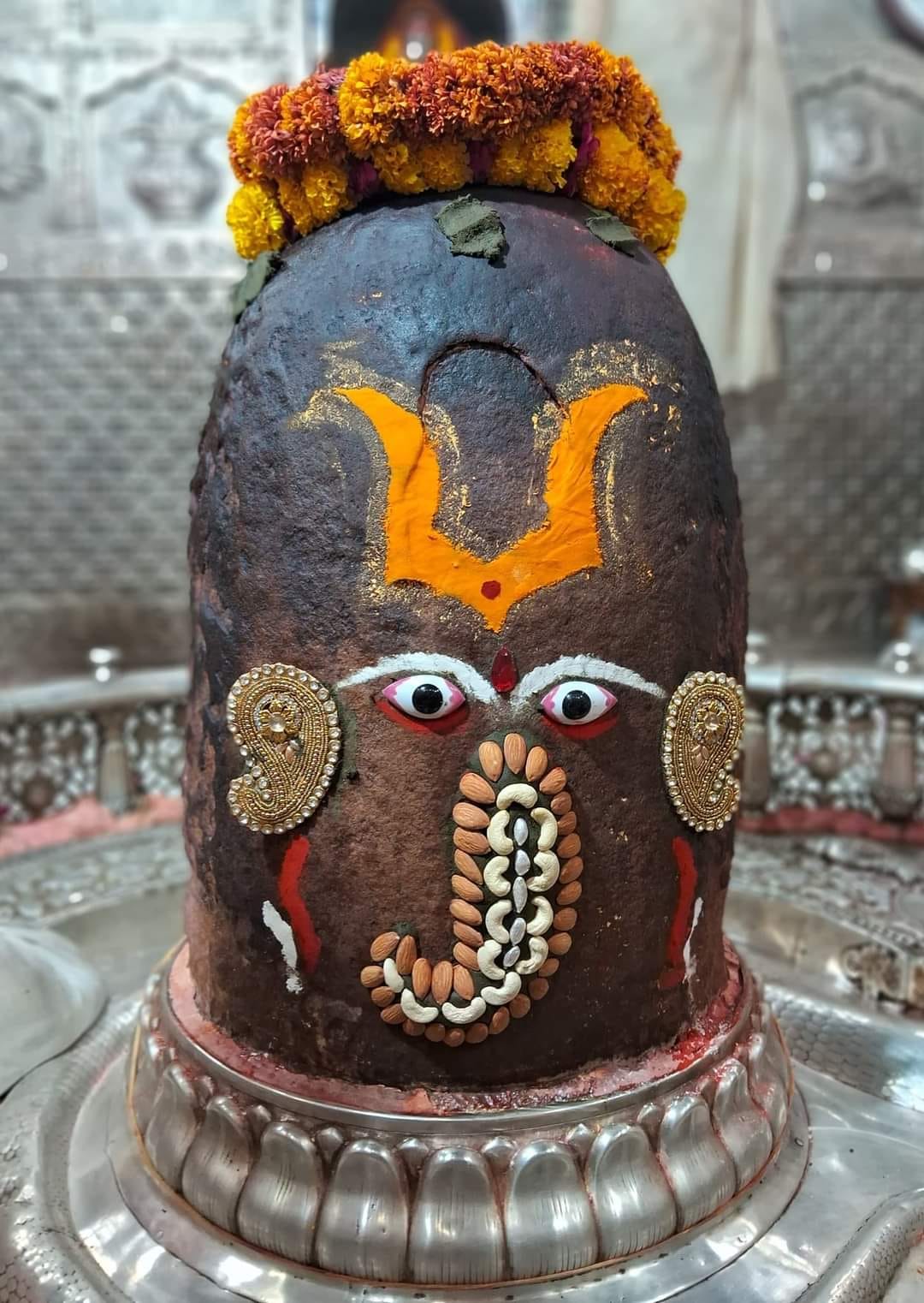 बाबा महाकाल का भस्मारती मे श्री गणेश श्रृंगार.... बुधवार को बप्पा के रूप में नजर आए, दर्शनकर श्