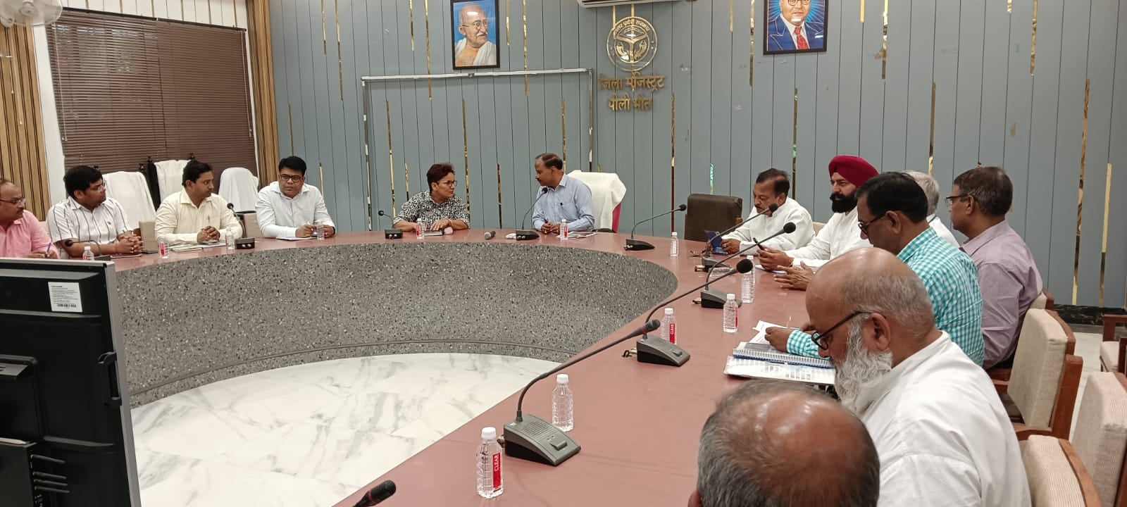 मंडी समिति परिसर में मतगणना के लिए होती तैयारिया । संवाद मंडी समिति परिसर में मतगणना के लिए होती तैयारिया । संवाद