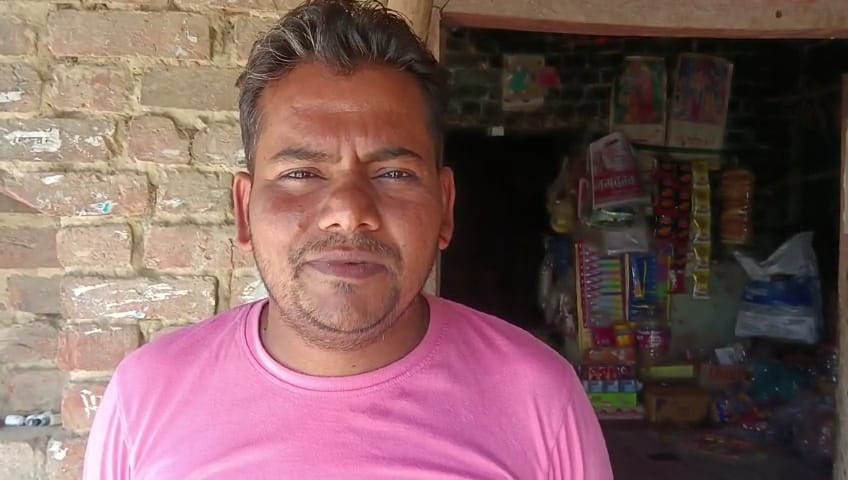 ग्राम नगरा में ट्रांसफार्मर को लेकर विरोध जताते ग्रामीण । स्रोत - ग्रामीण ग्राम नगरा में ट्रांसफार्मर को लेकर विरोध जताते ग्रामीण । स्रोत - ग्रामीण