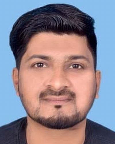 सतेती गांव के पास लाइन को ठीक करते बिजली विभाग के कर्मचारी। संवाद सतेती गांव के पास लाइन को ठीक करते बिजली विभाग के कर्मचारी। संवाद