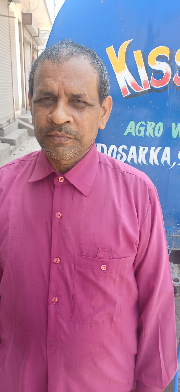छावनी के बीडी फ्लोर मिल स्थित सत्संग विहार कालोनी में सात सौ रुपये खर्च कर मंगवाया पानी का टैं छावनी के बीडी फ्लोर मिल स्थित सत्संग विहार कालोनी में सात सौ रुपये खर्च कर मंगवाया पानी का टैं