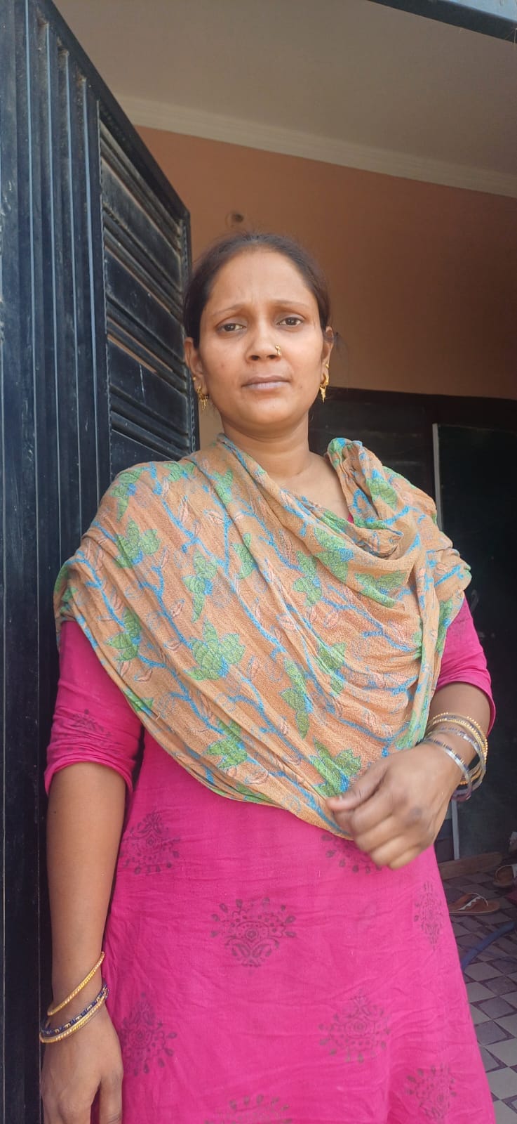छावनी के बीडी फ्लोर मिल स्थित सत्संग विहार कालोनी में सात सौ रुपये खर्च कर मंगवाया पानी का टैं छावनी के बीडी फ्लोर मिल स्थित सत्संग विहार कालोनी में सात सौ रुपये खर्च कर मंगवाया पानी का टैं