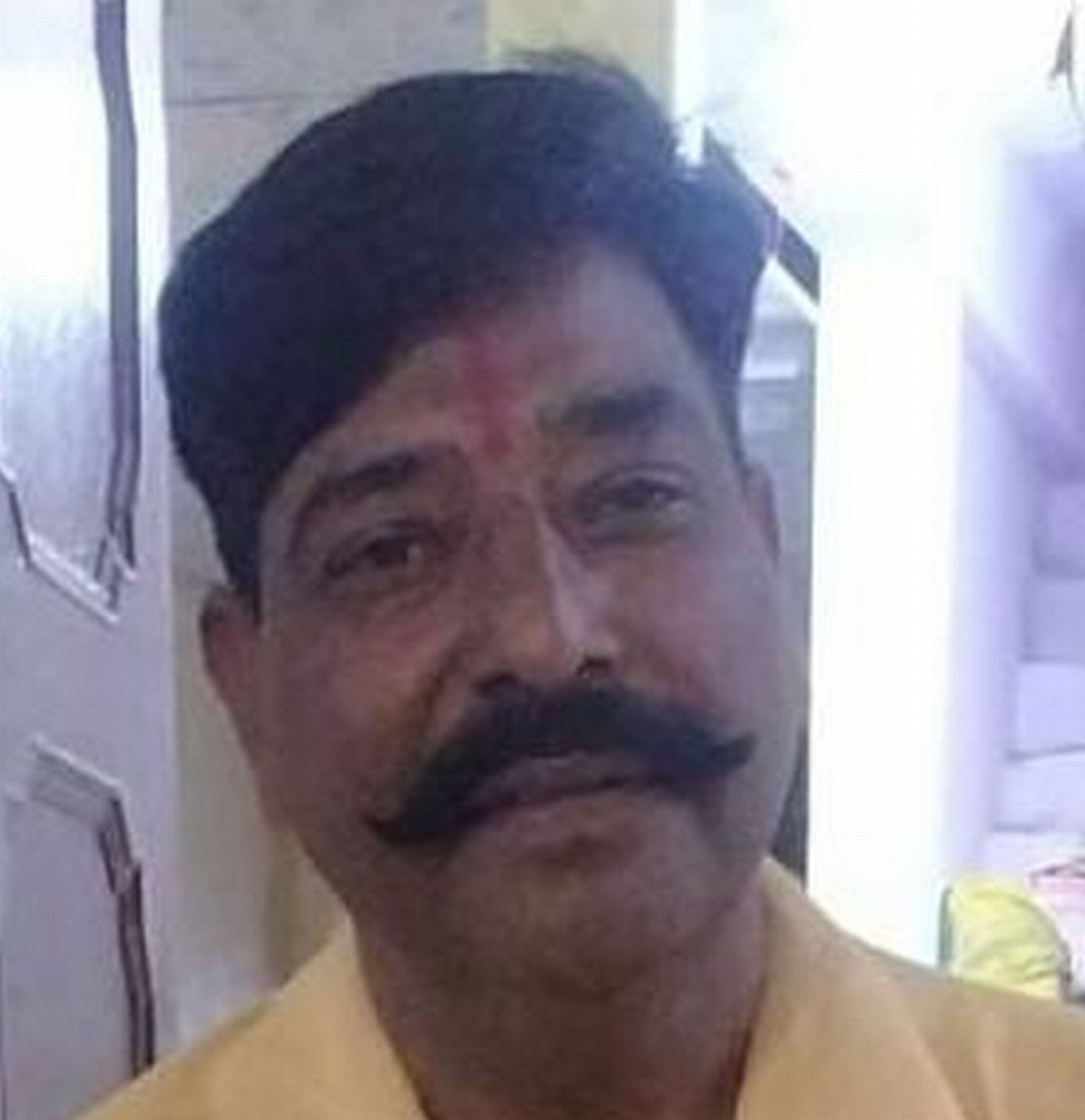 सौरभ माथुर, नेकपुर गली नंबर तीन