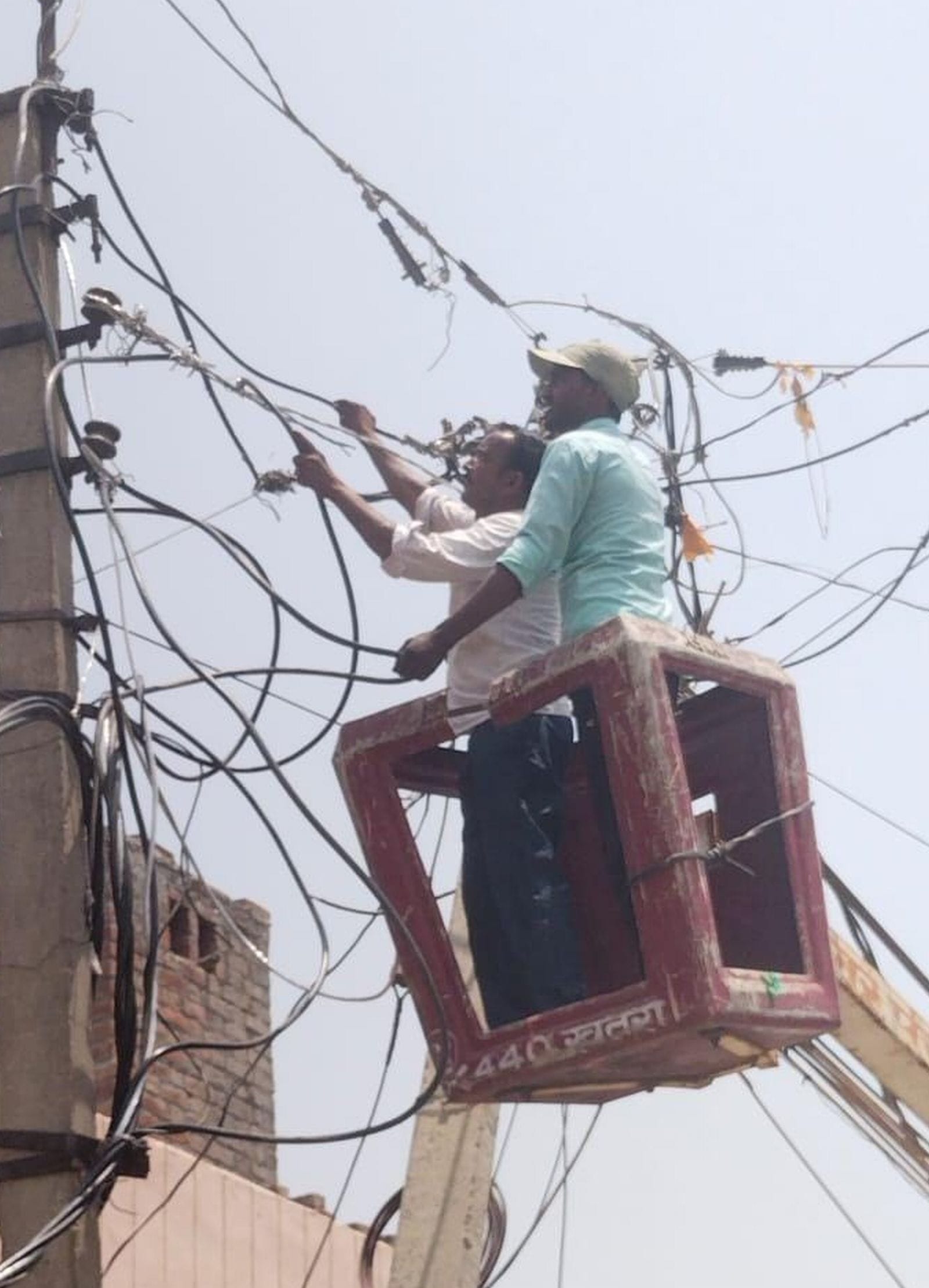 सौरभ माथुर, नेकपुर गली नंबर तीन