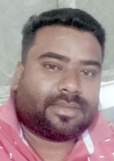 बिसौली के शरह बरौलिया में सड़क पर गिरा बिजली का खंभा। संवाद बिसौली के शरह बरौलिया में सड़क पर गिरा बिजली का खंभा। संवाद