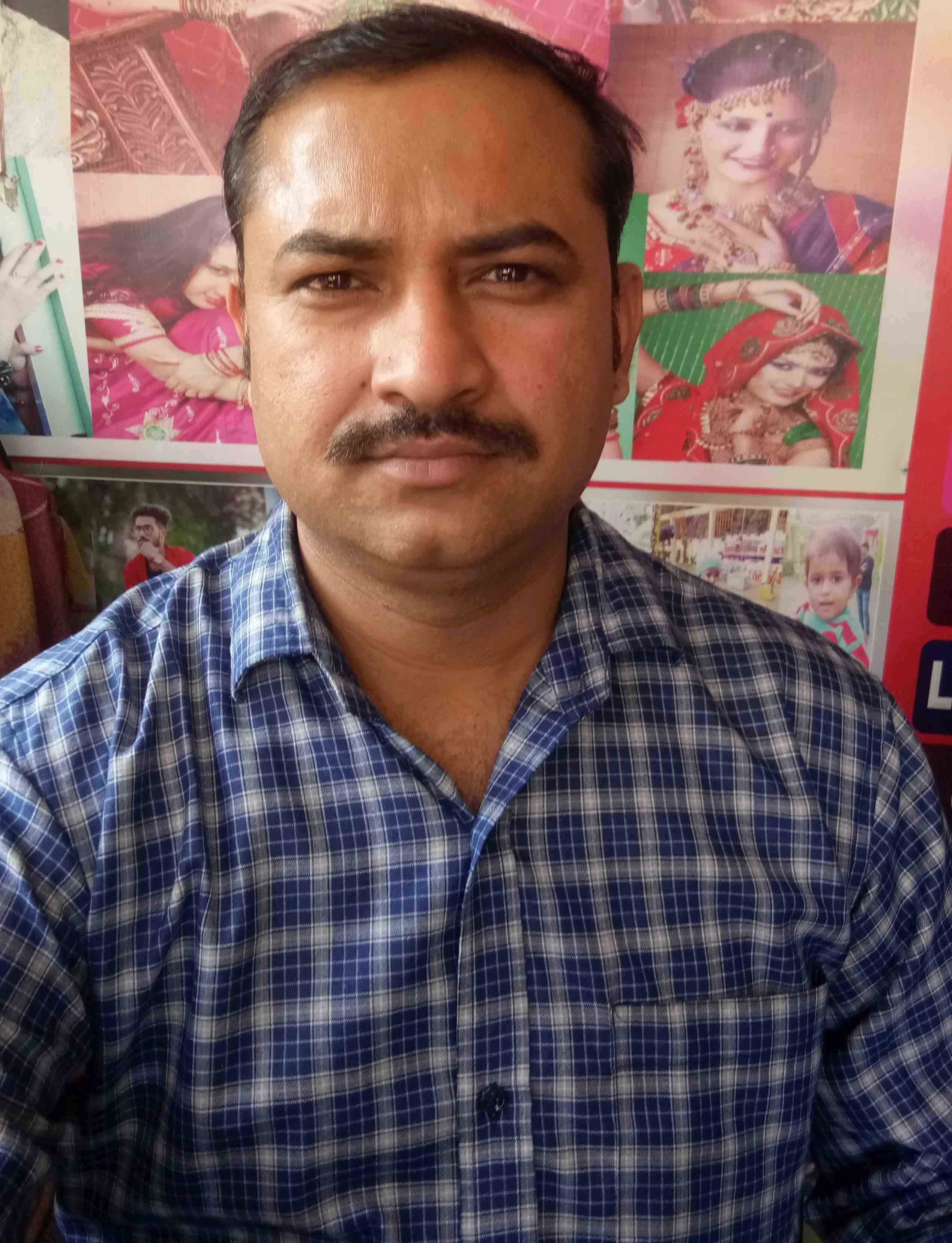 फोटो संख्या:52- भगवान परशुराम चौक पर लगा गंदगी का ढ़ेर --स्रोत--संवाद फोटो संख्या:52- भगवान परशुराम चौक पर लगा गंदगी का ढ़ेर --स्रोत--संवाद