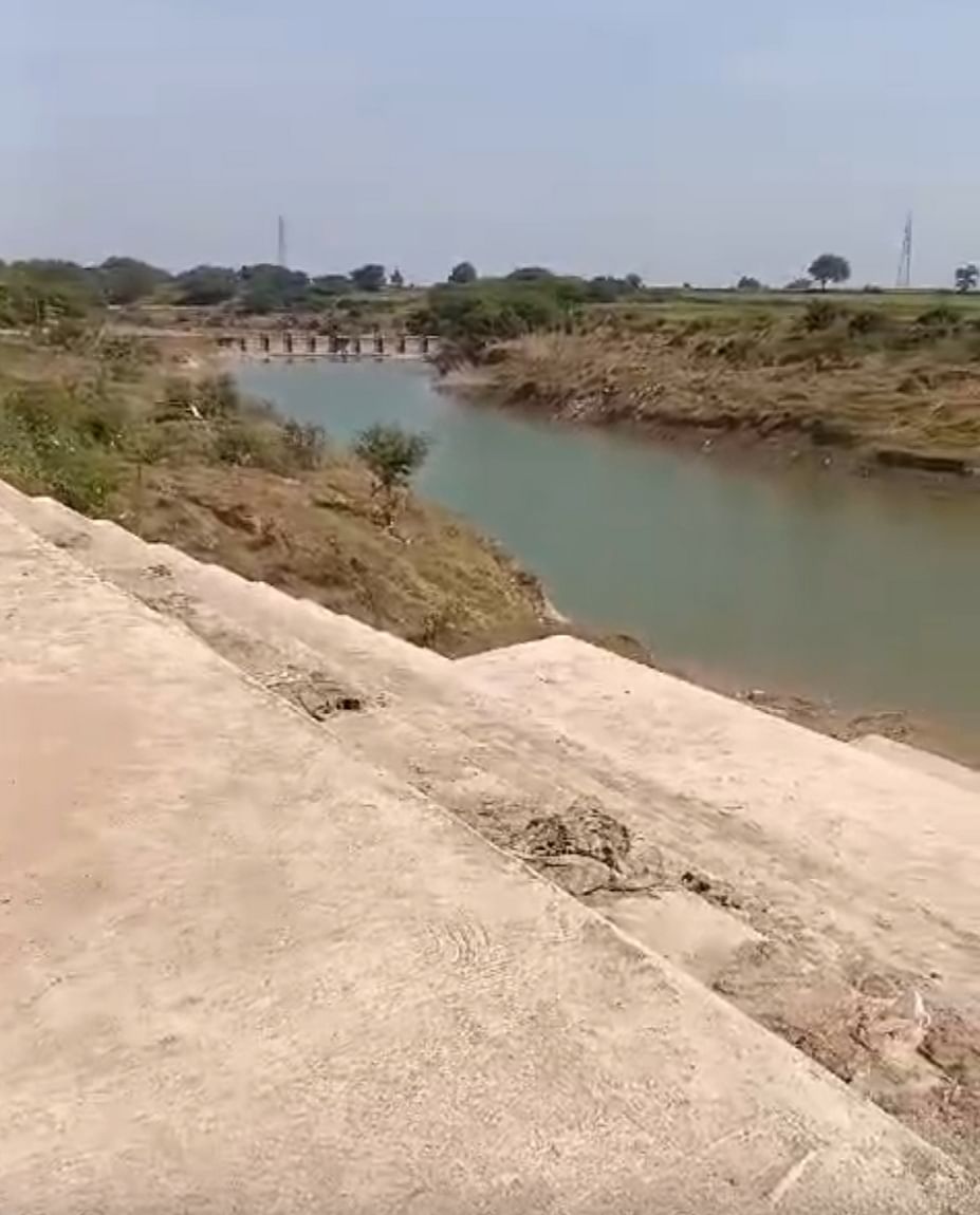 मुख्यमंत्री ने विडियो कांफ्रेसिंग में अधिकारियों को बताया निनोरा मे सरकारी जमीन पर बन गया घाट