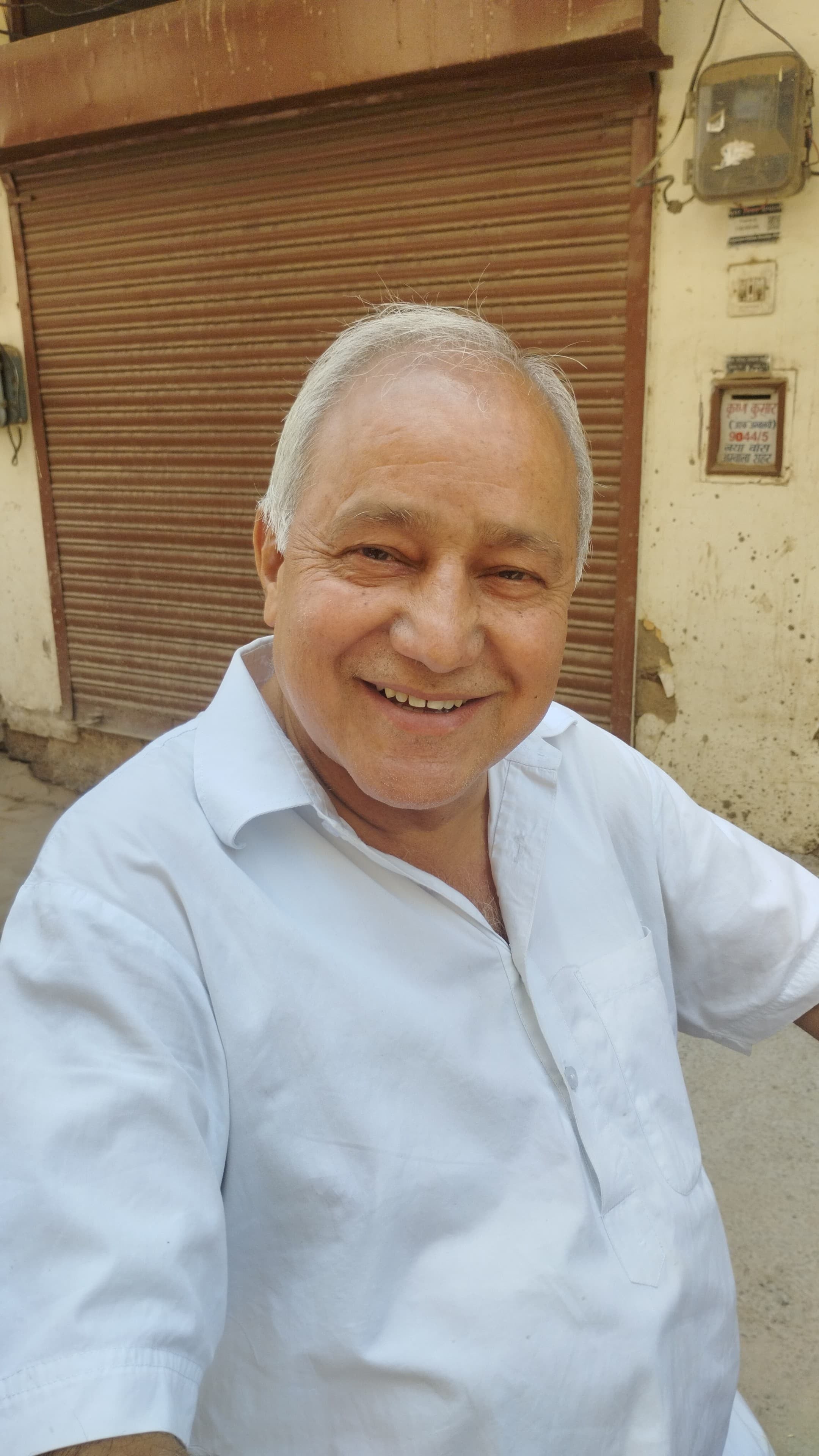दुकानदार राजकुमार। संवाद