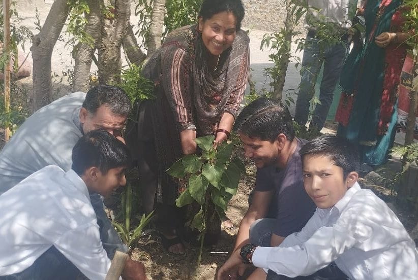 आयशर स्कूल परवाणू की ओर से निकाली गई जागरूकता रैली। संवाद आयशर स्कूल परवाणू की ओर से निकाली गई जागरूकता रैली। संवाद
