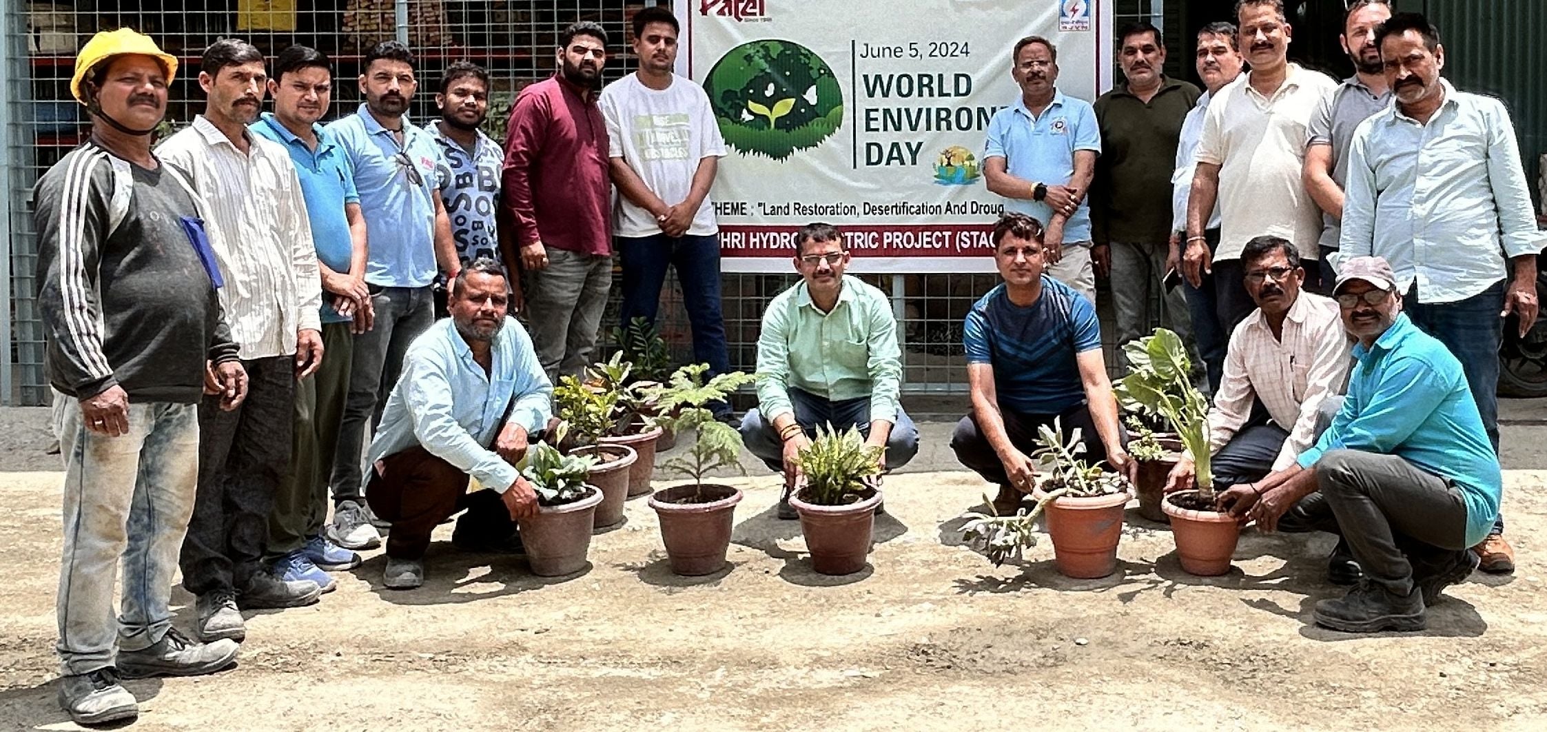 डीपीएस स्कूल झाकड़ी के विद्यार्थियों ने पर्यावरण संरक्षण को लेकर तैयार किया पोस्टर। संवाद