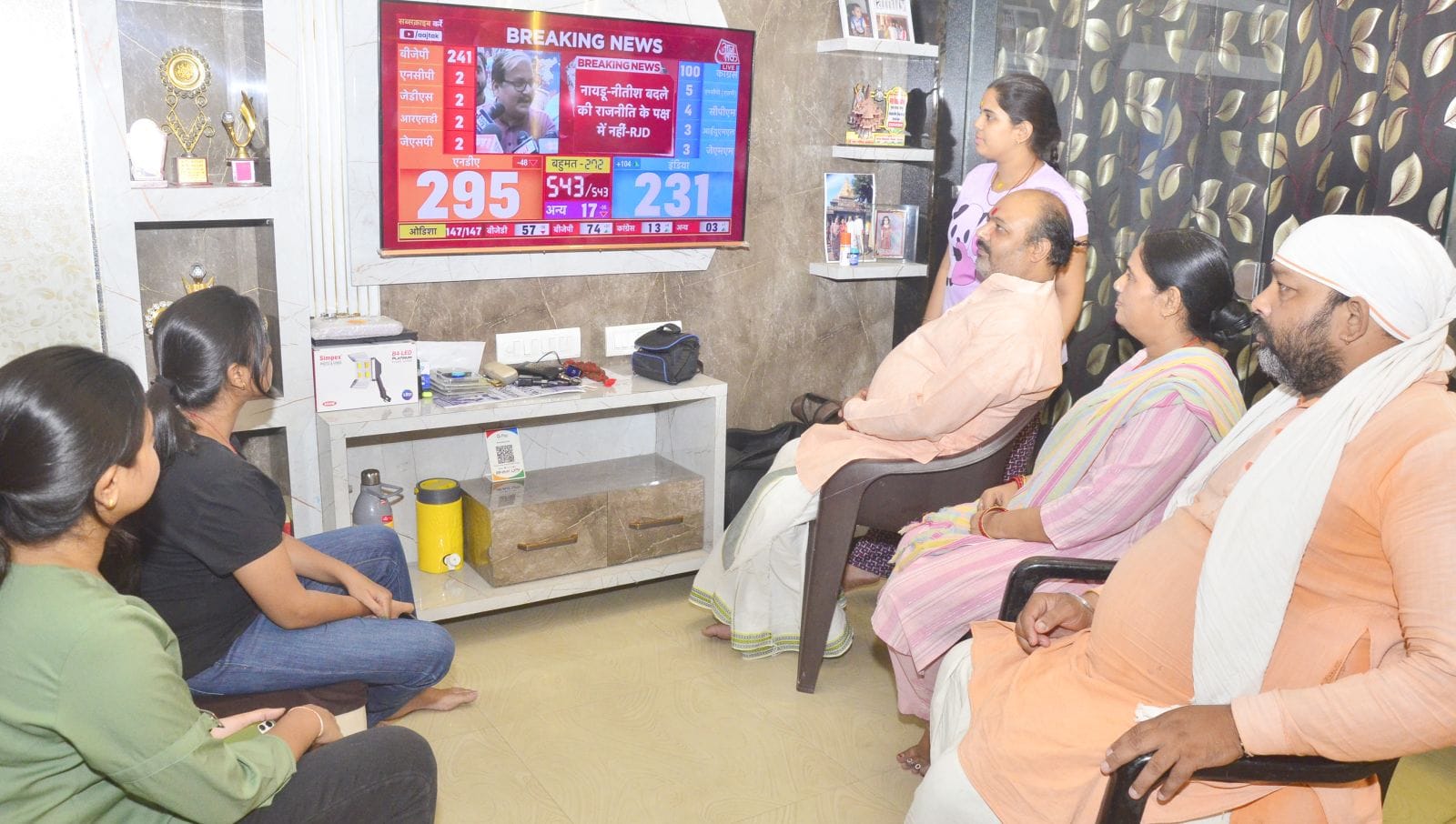 रोडवेज बस अड्डे से भामाशाह चौक की ओर सुनसान सड़क। संवाद रोडवेज बस अड्डे से भामाशाह चौक की ओर सुनसान सड़क। संवाद