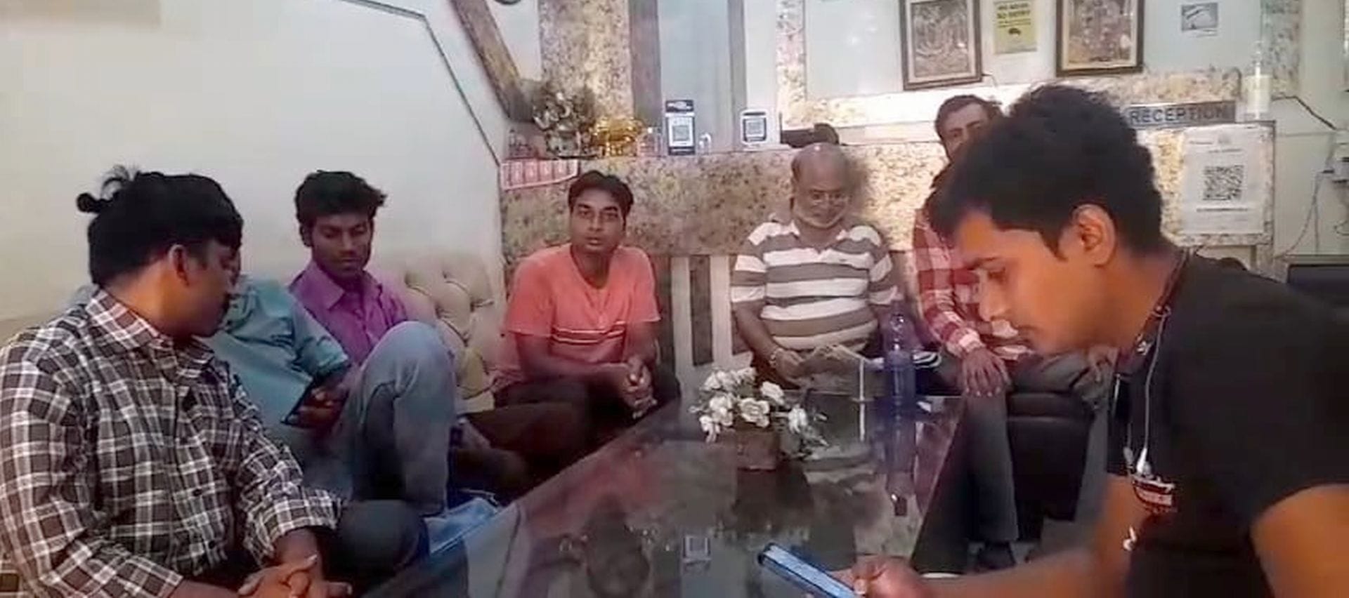 रोडवेज बस अड्डे से भामाशाह चौक की ओर सुनसान सड़क। संवाद रोडवेज बस अड्डे से भामाशाह चौक की ओर सुनसान सड़क। संवाद