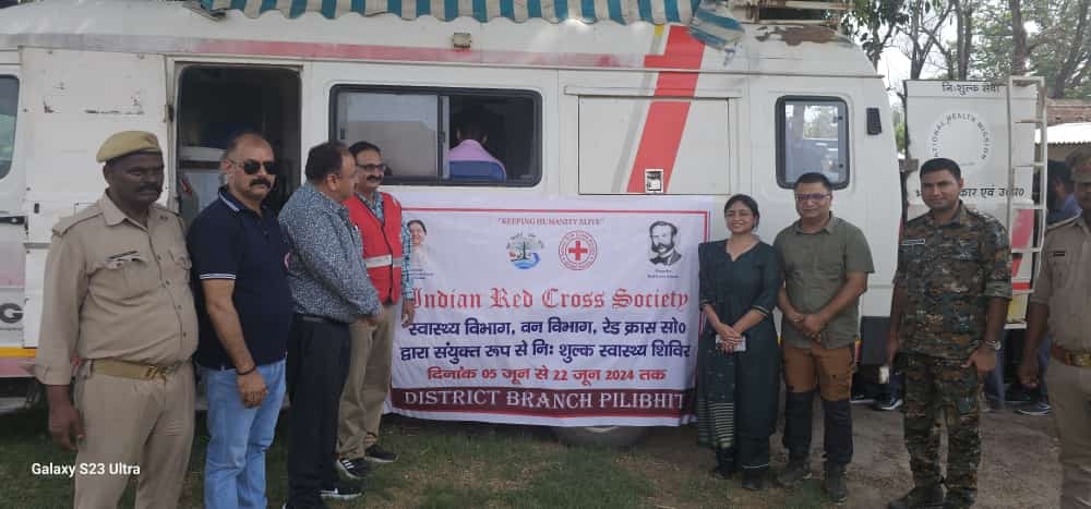 गन्ना कृषक महाविद्यालय में पौधारोपण करते प्राचार्य व अन्य । स्रोत - महाविद्यालय गन्ना कृषक महाविद्यालय में पौधारोपण करते प्राचार्य व अन्य । स्रोत - महाविद्यालय
