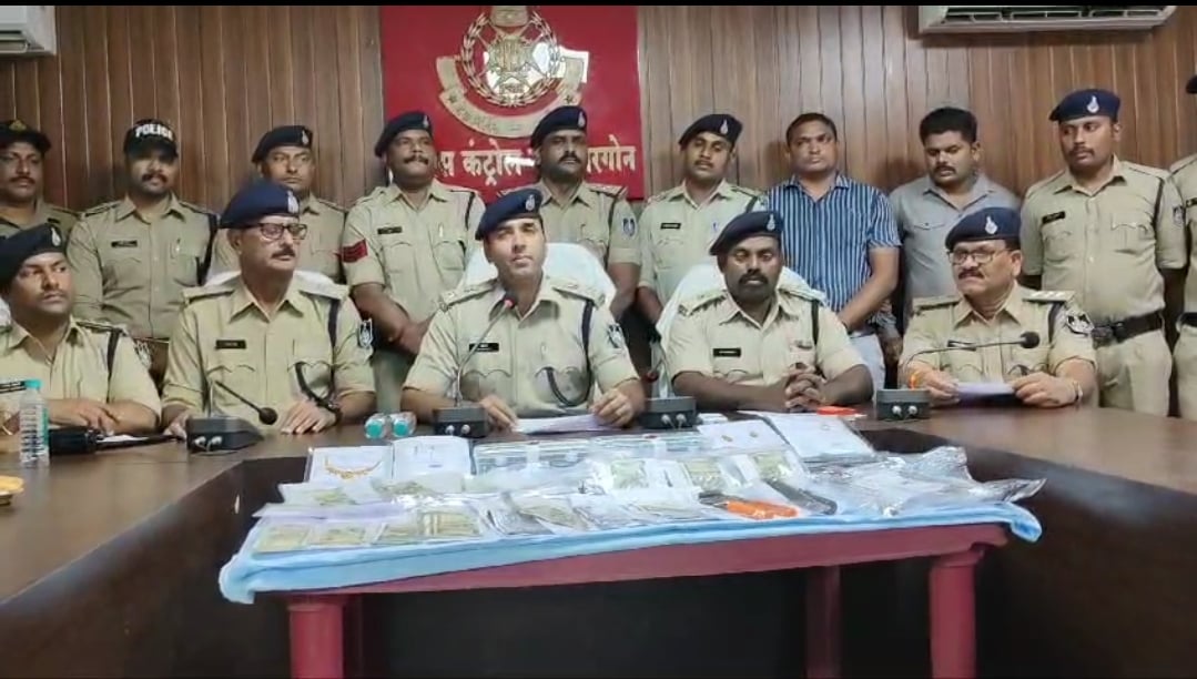 पुलिस के हत्थे चढ़े बदमाश