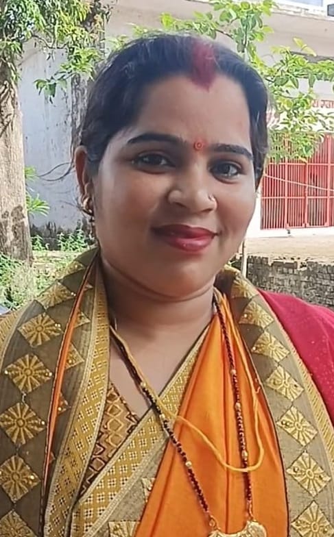 ऋषि आश्रम में वट वृक्ष का पूजन करतीं सुहागिनें। संवाद ऋषि आश्रम में वट वृक्ष का पूजन करतीं सुहागिनें। संवाद