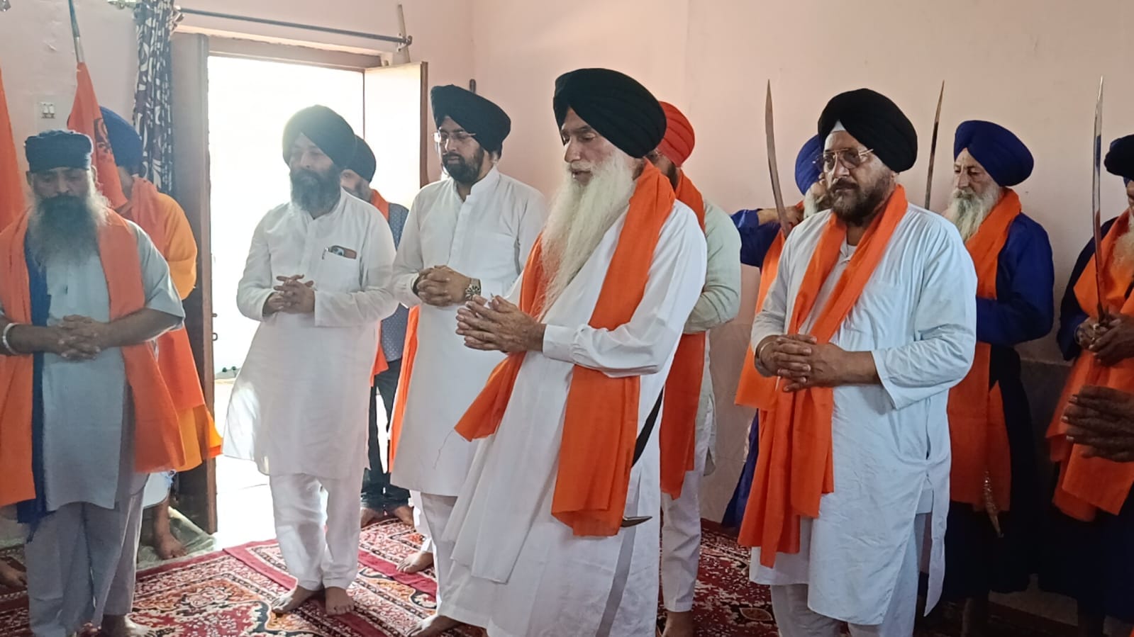 अंबाला छावनी के बाजारों में निकाले गए नगर कीर्तन की अगुवाई करते पंज प्यारे। अंबाला छावनी के बाजारों में निकाले गए नगर कीर्तन की अगुवाई करते पंज प्यारे।