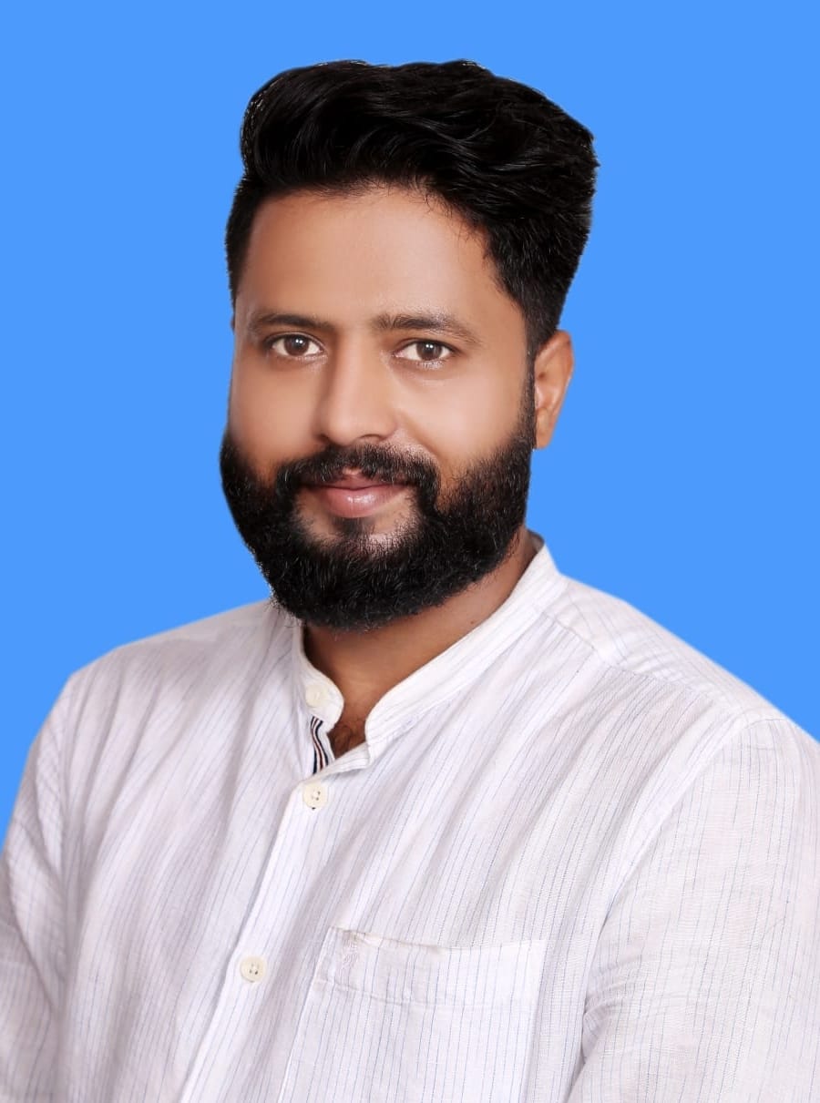 फोटो संख्या:61- कनीना-महेंद्रगढ़ सड़क मार्ग पर में बने गड्ढे--स्रोत-संवाद फोटो संख्या:61- कनीना-महेंद्रगढ़ सड़क मार्ग पर में बने गड्ढे--स्रोत-संवाद