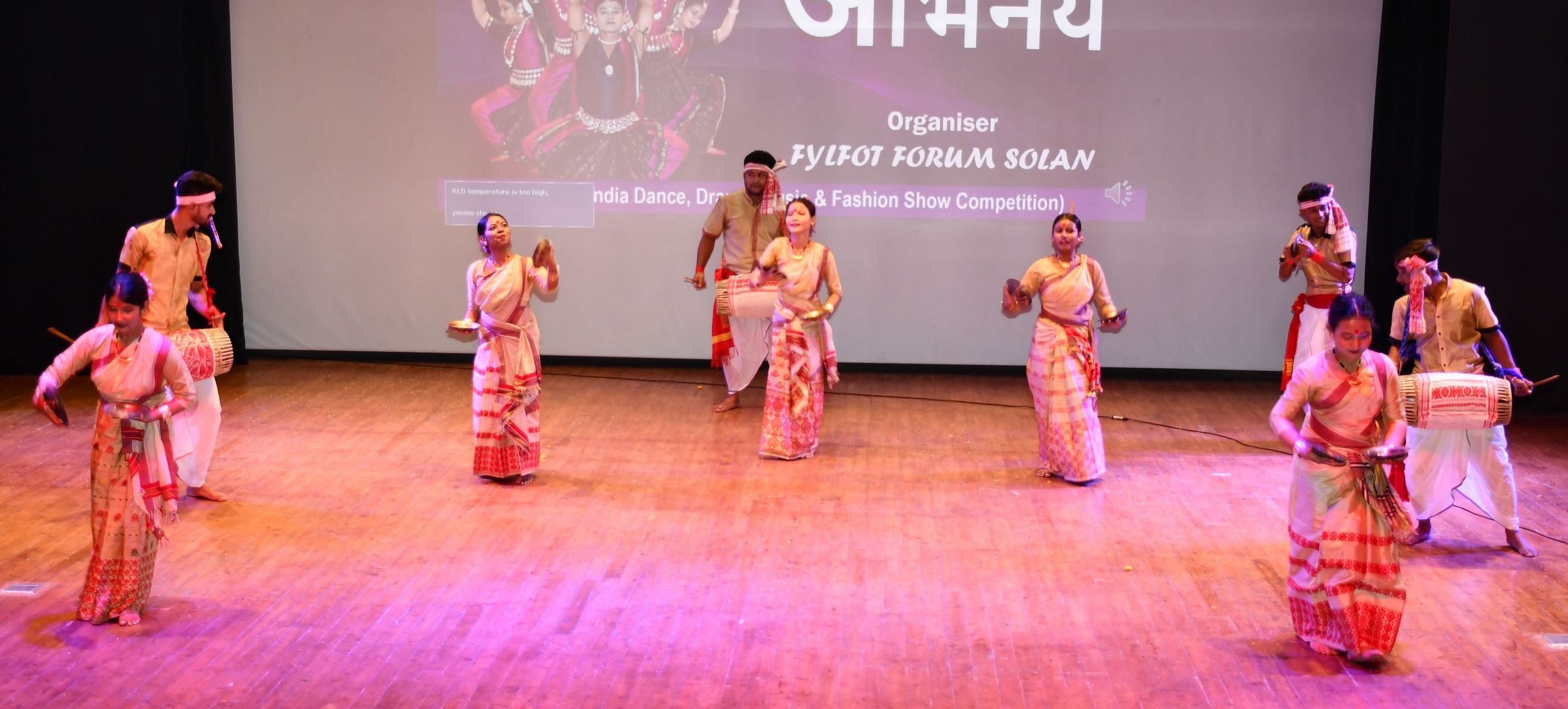 सोलन में अभिनय 2024 के समापन समारोह में स्वास्थ्य मंत्री डॉ. शांडिल ने दीप प्रज्वलित किया। सांवा