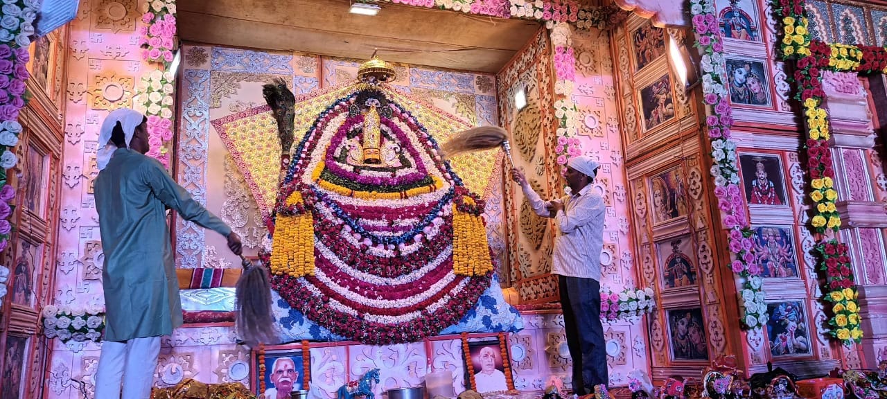 ऊन खाटूश्याम जागरण में श्रद्धालुओं की भीड़