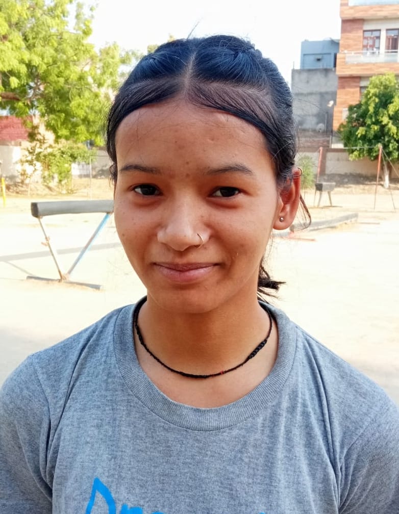 छोटू राम स्टेडियम आयोजित जिला स्तरीय खेल महाकुंभ में बॉक्सिंग प्रतियोगिता भाग लेते खिलाड़ी। फा