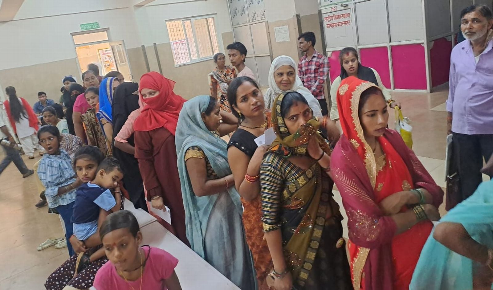 महिला अस्पताल की ओपीडी में खाली पड़ी कुर्सी। संवाद महिला अस्पताल की ओपीडी में खाली पड़ी कुर्सी। संवाद