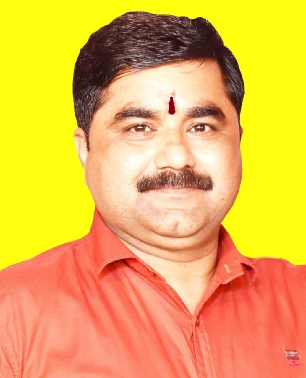 कुरुक्षेत्र। कुरुक्षेत्र रेलवे स्टेशन पर यात्रियों को पानी वितरित करते सेवानिवृत कर्मचारी। संवा कुरुक्षेत्र। कुरुक्षेत्र रेलवे स्टेशन पर यात्रियों को पानी वितरित करते सेवानिवृत कर्मचारी। संवा
