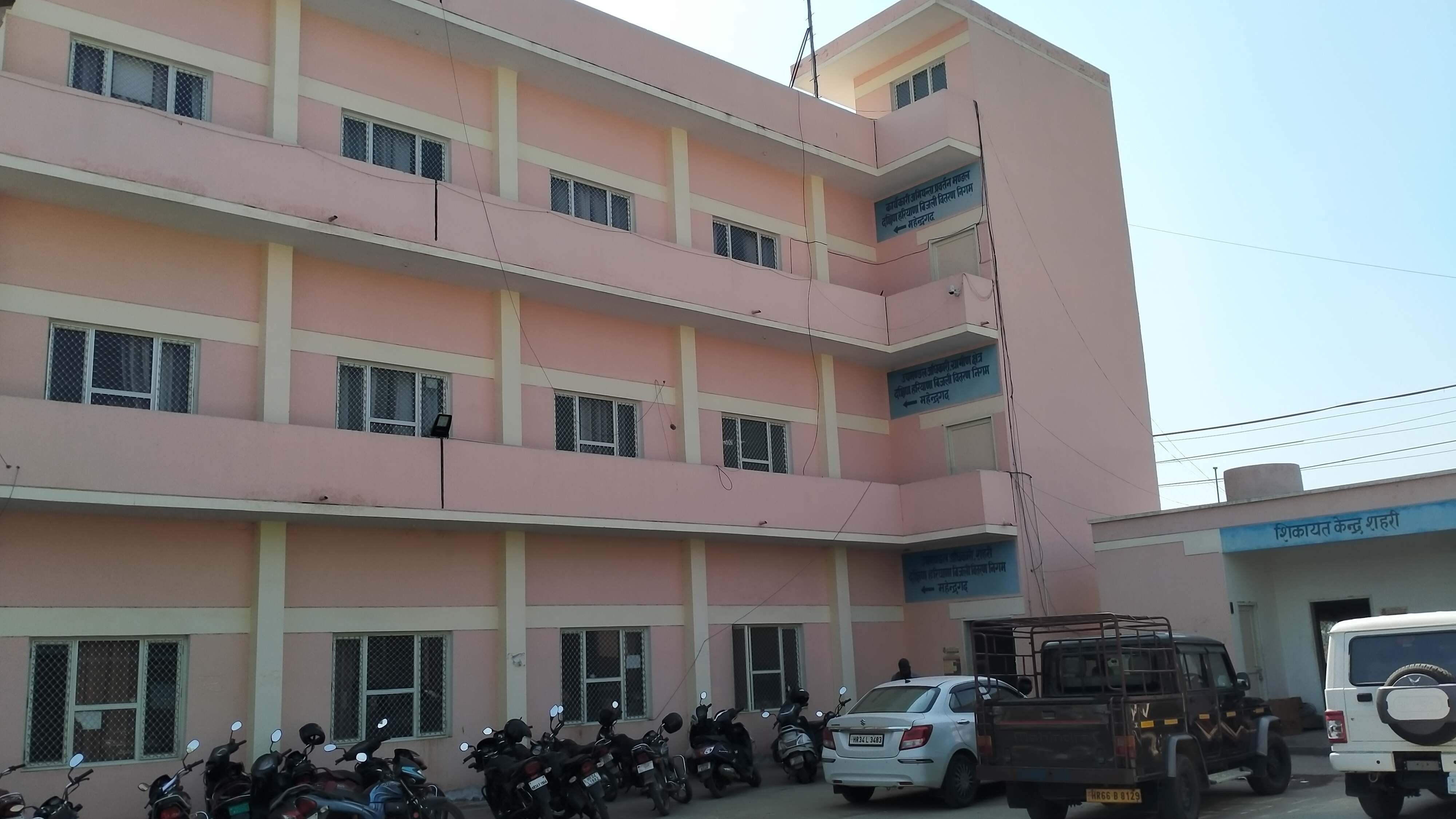 फोटो संख्या:60- बिजली निगम कार्यालय महेंद्रगढ़ के एसडीओ सुनील कुमार--स्रोत--संवाद