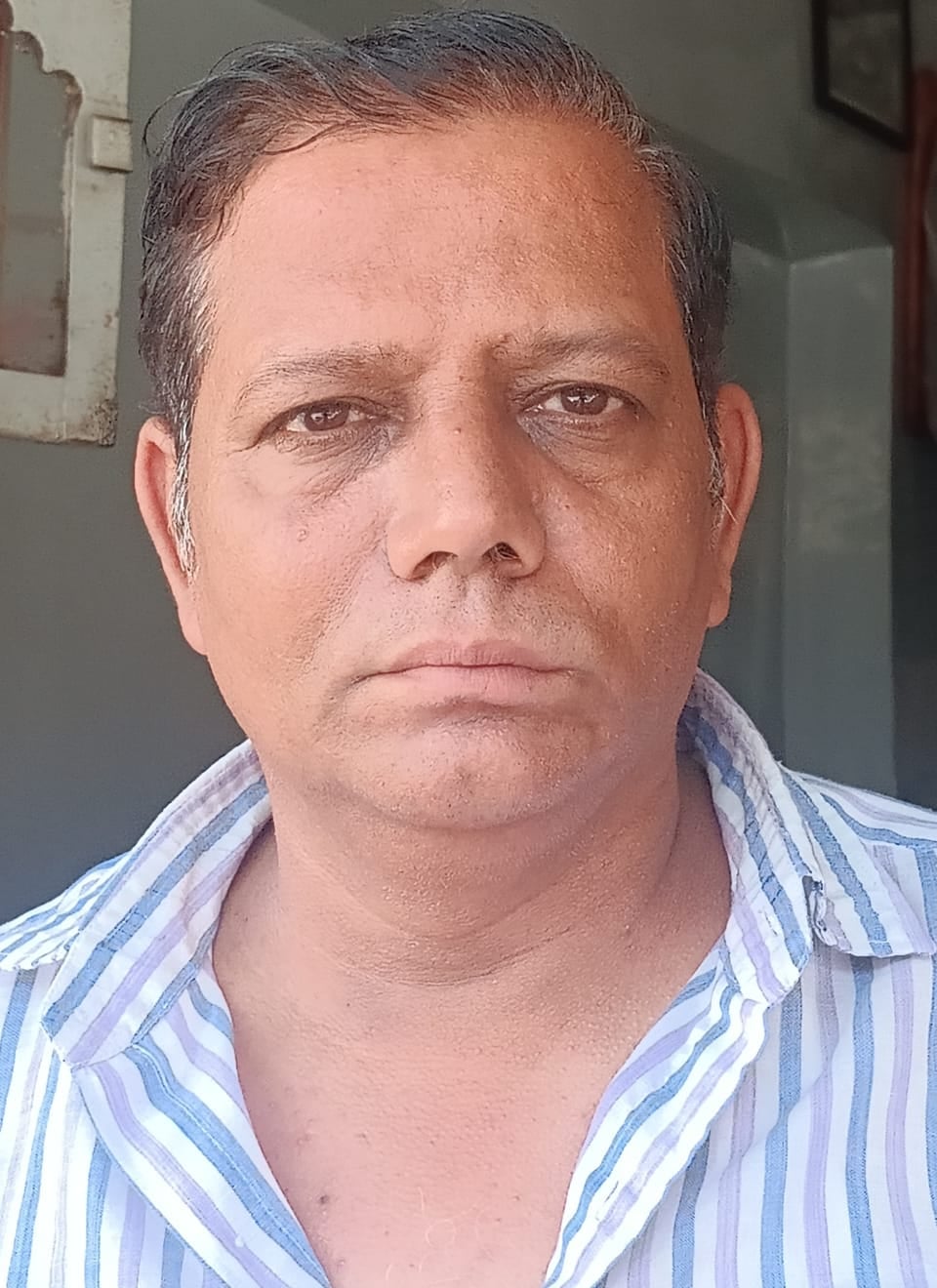 शहर में बिजली सही करते कर्मी । स्रोत - बिजली विभाग शहर में बिजली सही करते कर्मी । स्रोत - बिजली विभाग