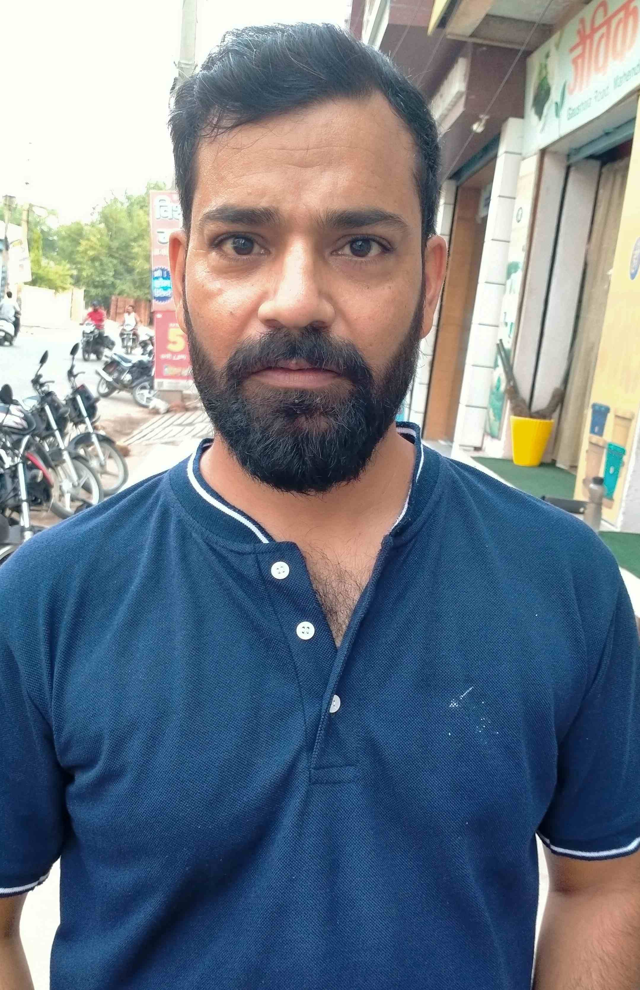 फोटो संख्या:63- गोशाला रोड के पास टूटा पड़ा सड़क मार्ग--स्रोत--संवाद फोटो संख्या:63- गोशाला रोड के पास टूटा पड़ा सड़क मार्ग--स्रोत--संवाद