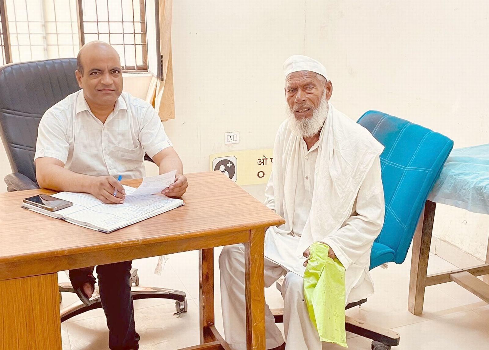 वजीरगंज में बंद पड़ी सीएचसी। संवाद वजीरगंज में बंद पड़ी सीएचसी। संवाद
