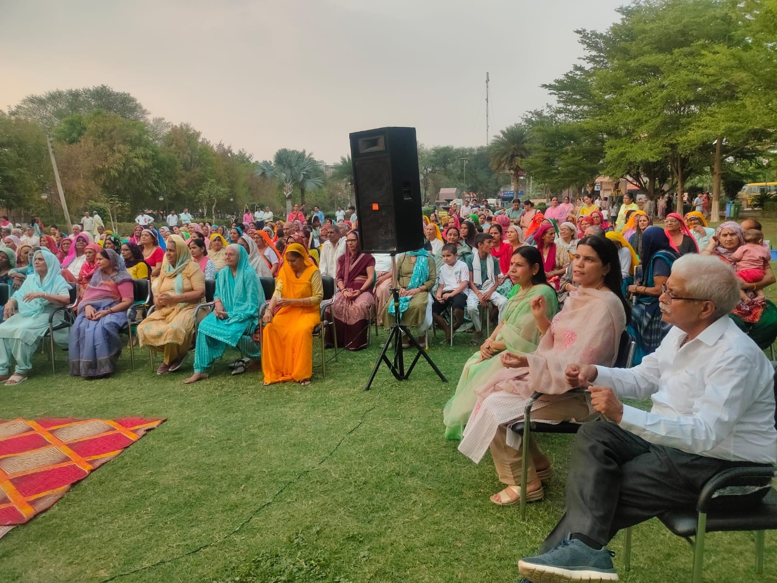 फोटो संख्या:67- हुड्डा पार्क  महेंद्रगढ़  में इंद्रधनुष-जीवन के रंग, आपके संग कार्यक्रम के  दौर