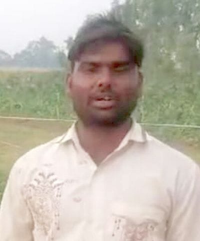 रहेड़िया क्षेत्र में खेत में गिरा पड़ा बिजली का खंभा। संवाद रहेड़िया क्षेत्र में खेत में गिरा पड़ा बिजली का खंभा। संवाद