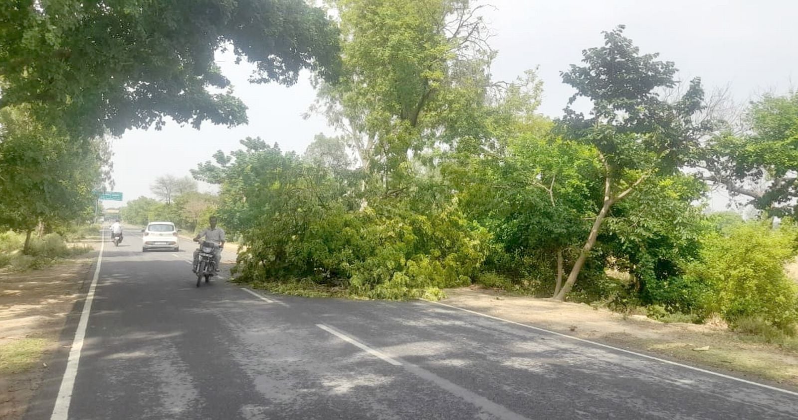 शनिवार को आसमान में छाए रहे बादल। संवाद शनिवार को आसमान में छाए रहे बादल। संवाद