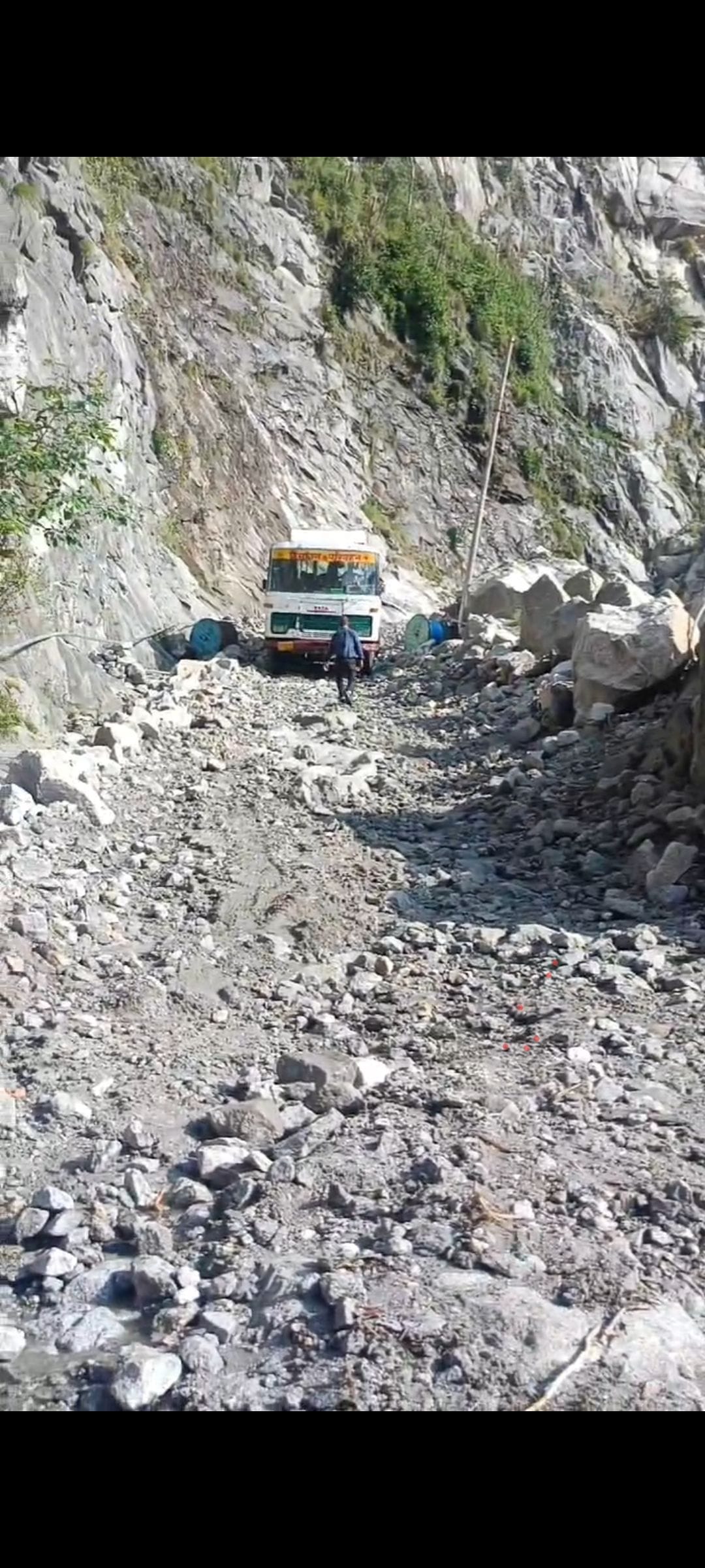 दुर्गम पंचायत कूट की खस्ताहाल सड़क