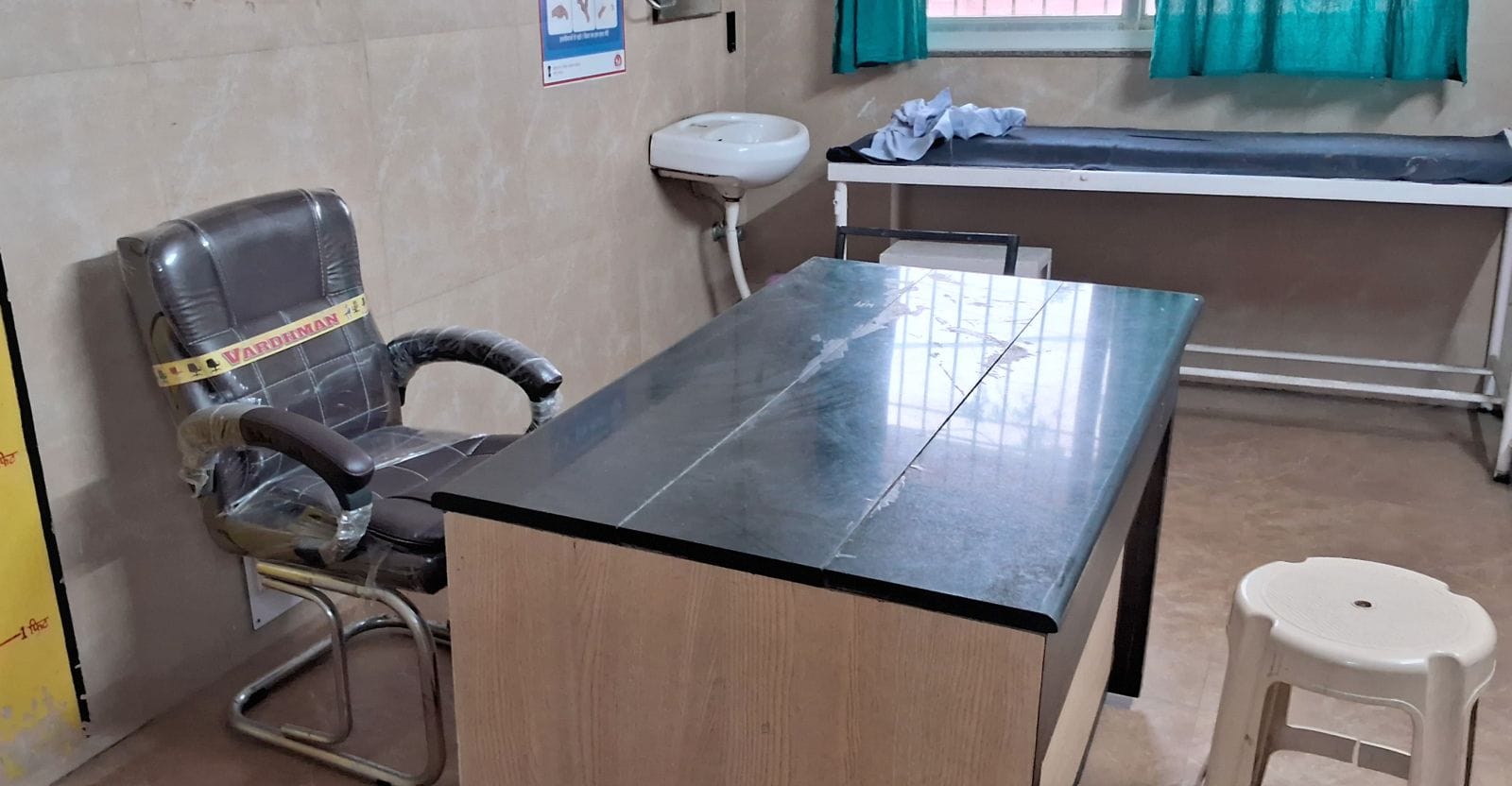 महिला अस्पताल की ओपीडी में लगी मरीजों की भीड़। संवाद महिला अस्पताल की ओपीडी में लगी मरीजों की भीड़। संवाद