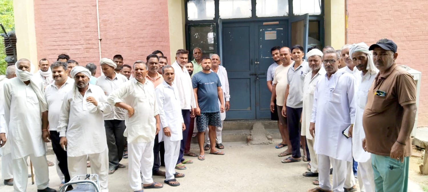 27जेएनडी22: पावरहाऊस पर की गई तालाबंदी। संवाद 27जेएनडी22: पावरहाऊस पर की गई तालाबंदी। संवाद