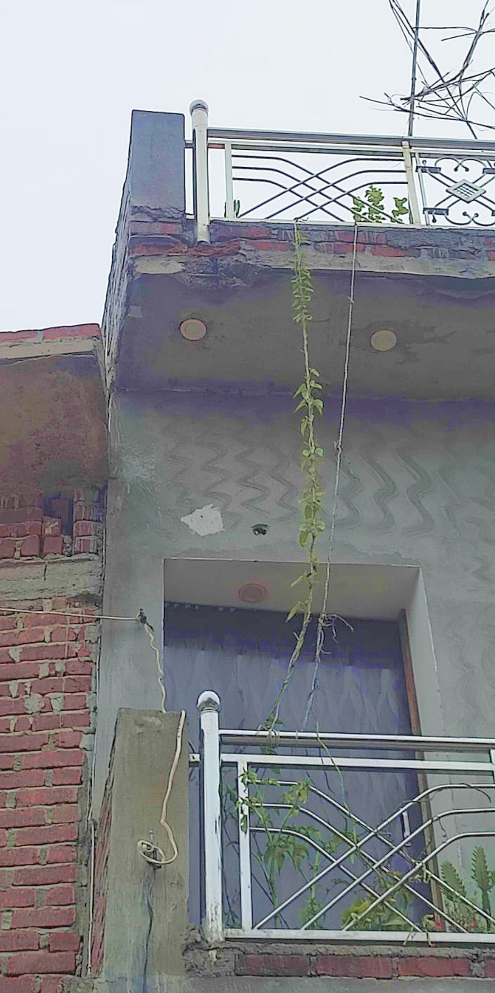 दबतोरी अस्पताल परिसर में भरा बारिश का पानी। संवाद दबतोरी अस्पताल परिसर में भरा बारिश का पानी। संवाद