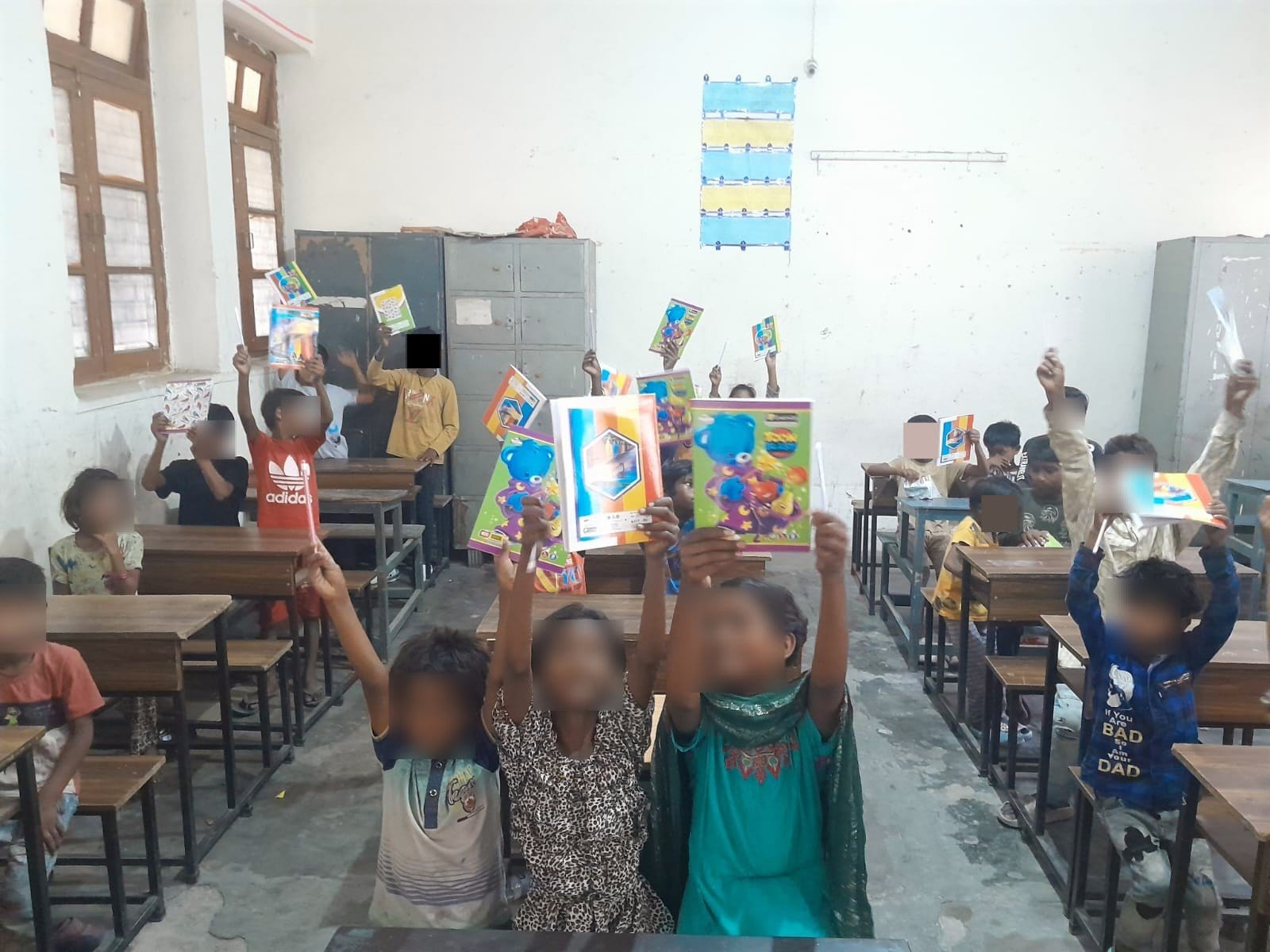 कन्या हाई स्कूल में पढ़ाई करते बच्चे। डीसी सचिन कुमार और जिला सामाजिक कल्याण अधिकारी ममता राजप कन्या हाई स्कूल में पढ़ाई करते बच्चे। डीसी सचिन कुमार और जिला सामाजिक कल्याण अधिकारी ममता राजप