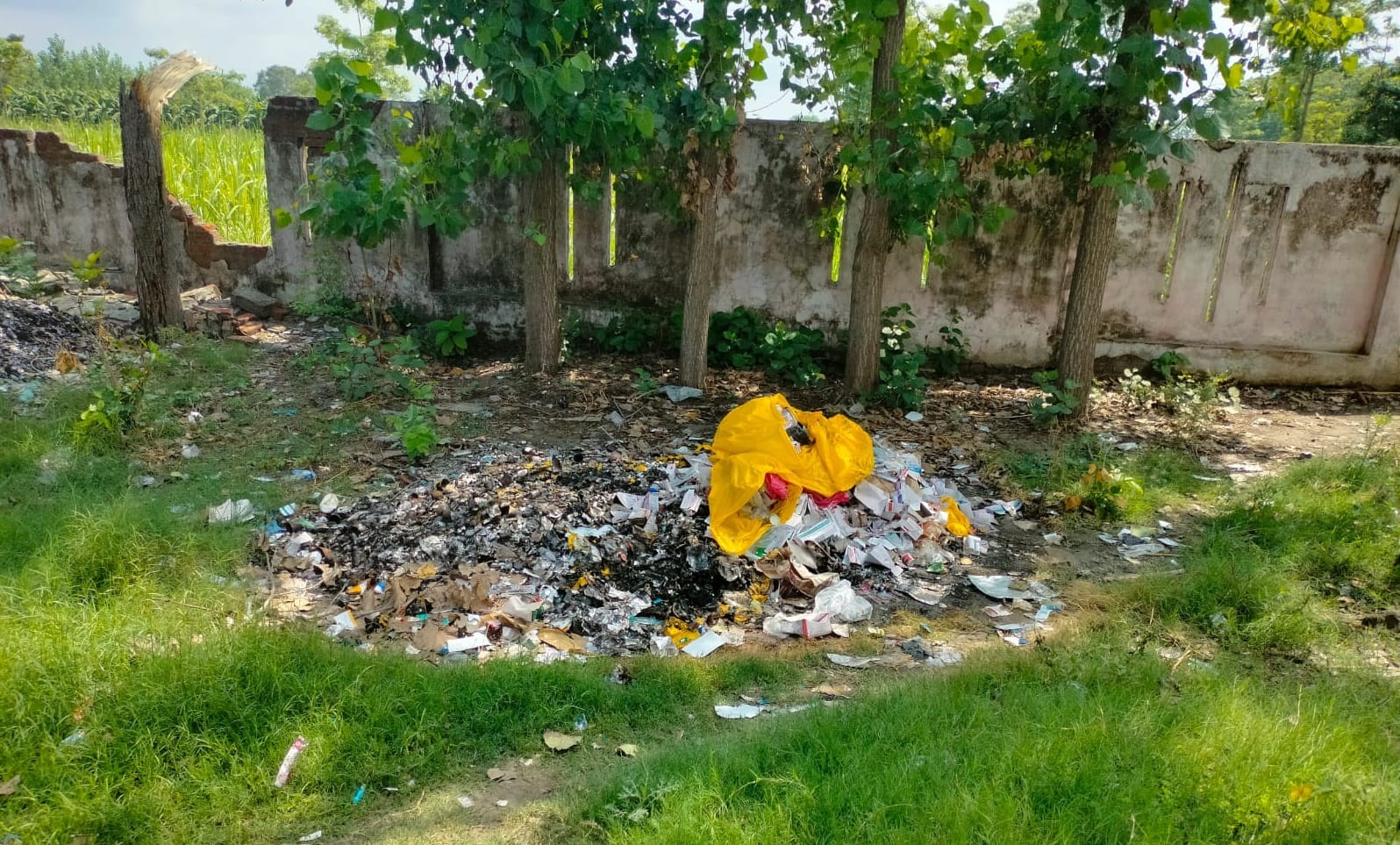 बेहजम सामुदायिक स्वास्थ्य केंद्र पर हुआ जलभराव। संवाद बेहजम सामुदायिक स्वास्थ्य केंद्र पर हुआ जलभराव। संवाद