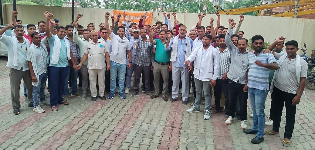 01जेएनडी07: रोष जताते हुए अनुबंधित विद्युत कर्मचारी संघ हरियाणा 2061 संबंधित भारतीय मजदूर संघ क 01जेएनडी07: रोष जताते हुए अनुबंधित विद्युत कर्मचारी संघ हरियाणा 2061 संबंधित भारतीय मजदूर संघ क