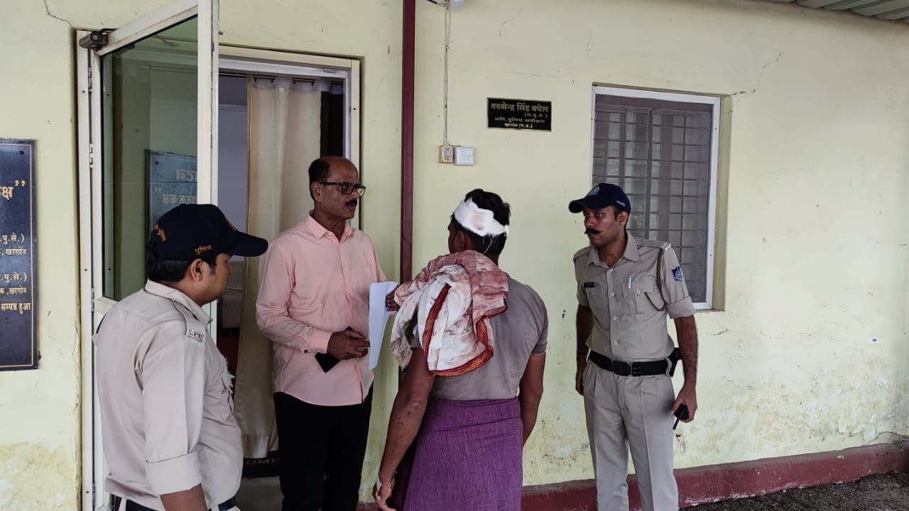 घायलों ने एसपी ऑफिस पहुंच की कार्रवाई की मांग घायलों ने एसपी ऑफिस पहुंच की कार्रवाई की मांग