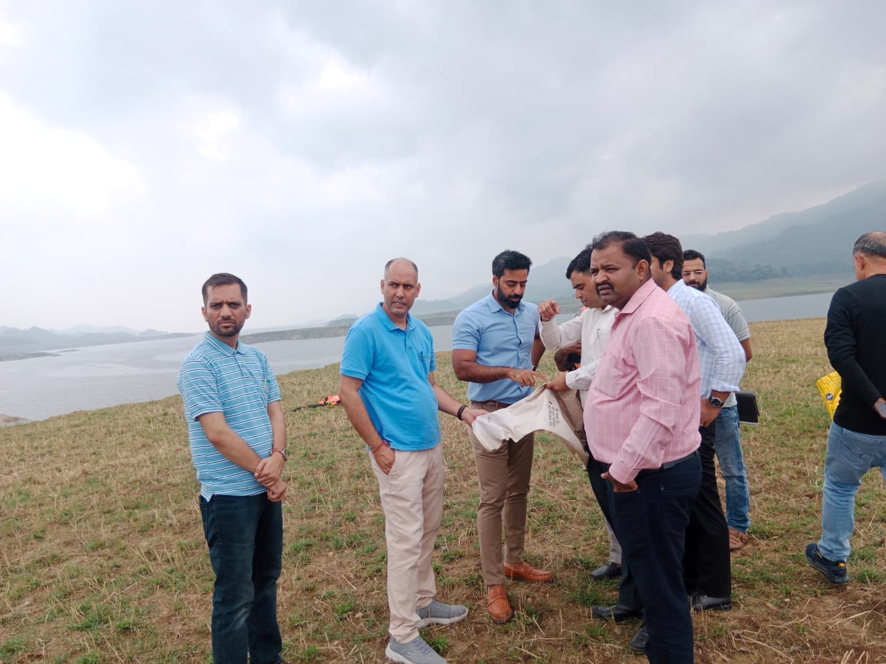 कुटलैहड़ विधानसभा क्षेत्र के अंदरौली में पर्यटन गतिविधियों को बढ़ावा देने के लिए स्थल का दौरा करत कुटलैहड़ विधानसभा क्षेत्र के अंदरौली में पर्यटन गतिविधियों को बढ़ावा देने के लिए स्थल का दौरा करत
